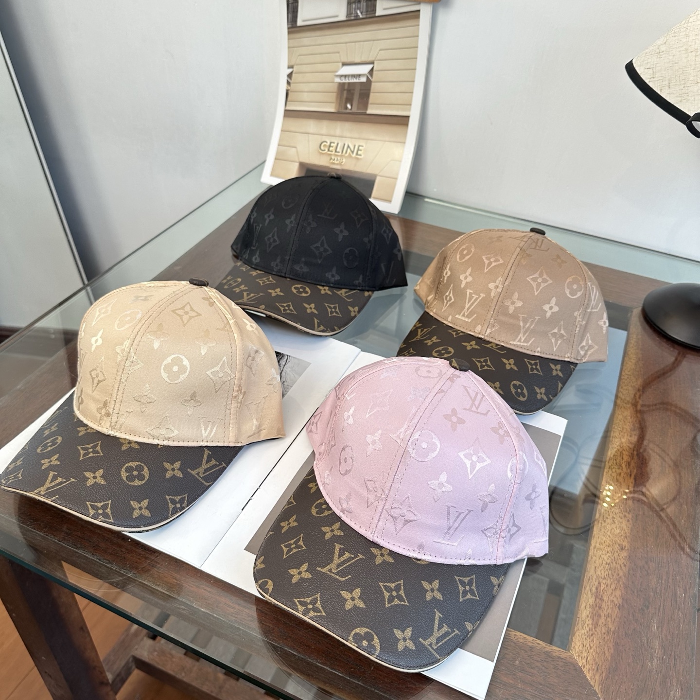 🧢路易威登棒球帽 LouisVuitton😍新款LV棒球帽，重工打造♥️高端大气，百搭款🤗男女通用！