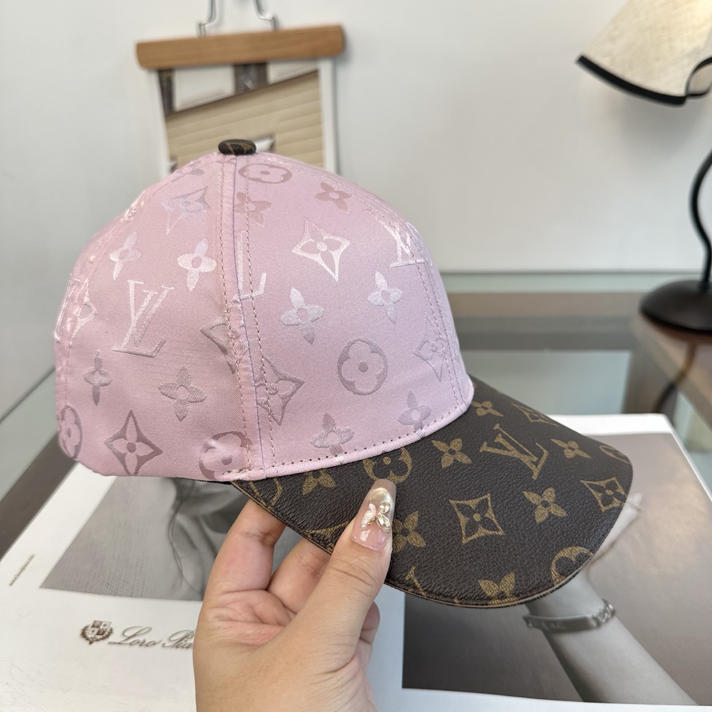 🧢路易威登棒球帽 LouisVuitton😍新款LV棒球帽，重工打造♥️高端大气，百搭款🤗男女通用！