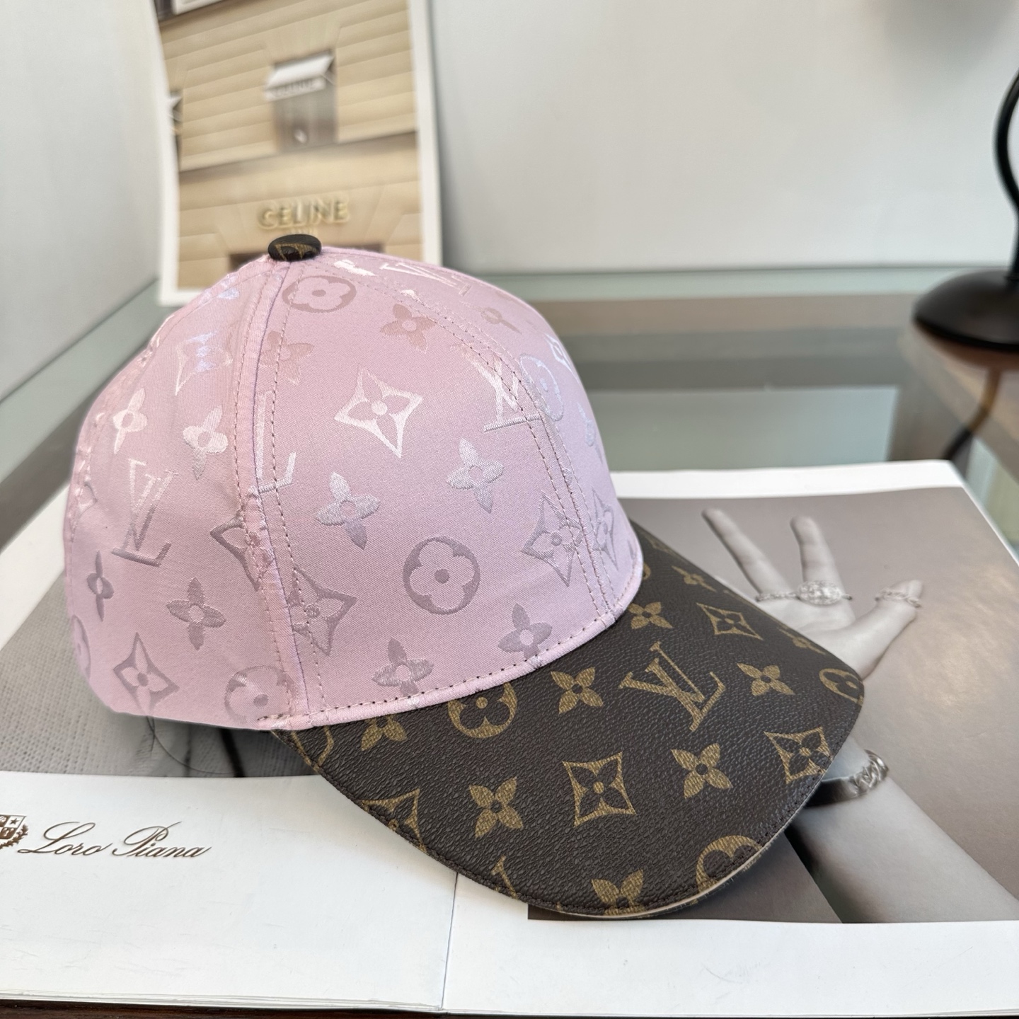 🧢路易威登棒球帽 LouisVuitton😍新款LV棒球帽，重工打造♥️高端大气，百搭款🤗男女通用！