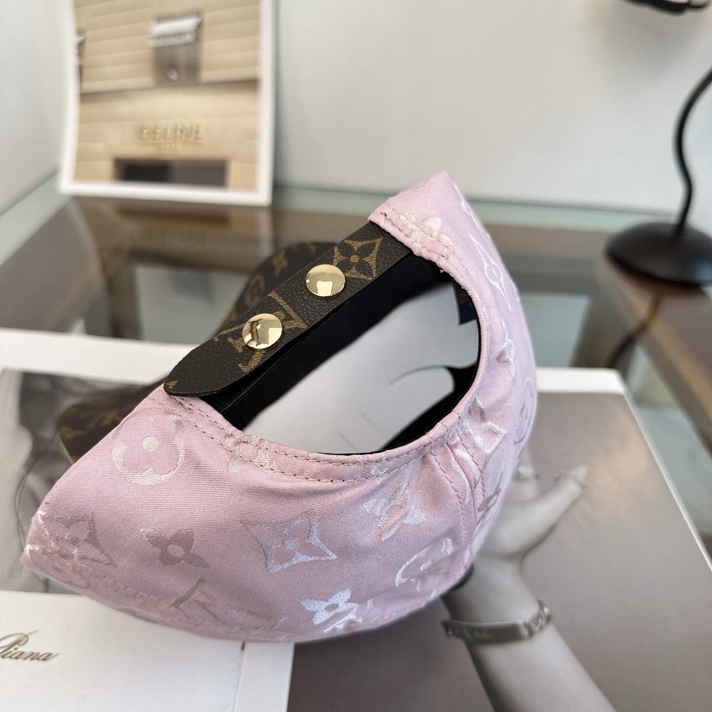 🧢路易威登棒球帽 LouisVuitton😍新款LV棒球帽，重工打造♥️高端大气，百搭款🤗男女通用！