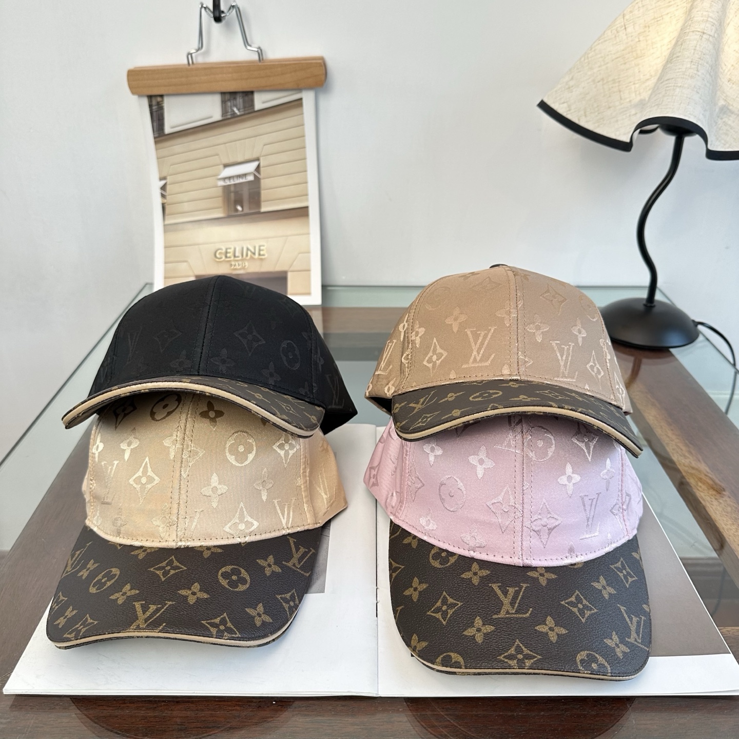 🧢路易威登棒球帽 LouisVuitton😍新款LV棒球帽，重工打造♥️高端大气，百搭款🤗男女通用！