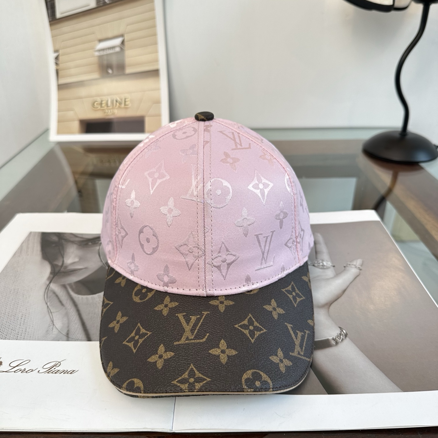🧢路易威登棒球帽 LouisVuitton😍新款LV棒球帽，重工打造♥️高端大气，百搭款🤗男女通用！