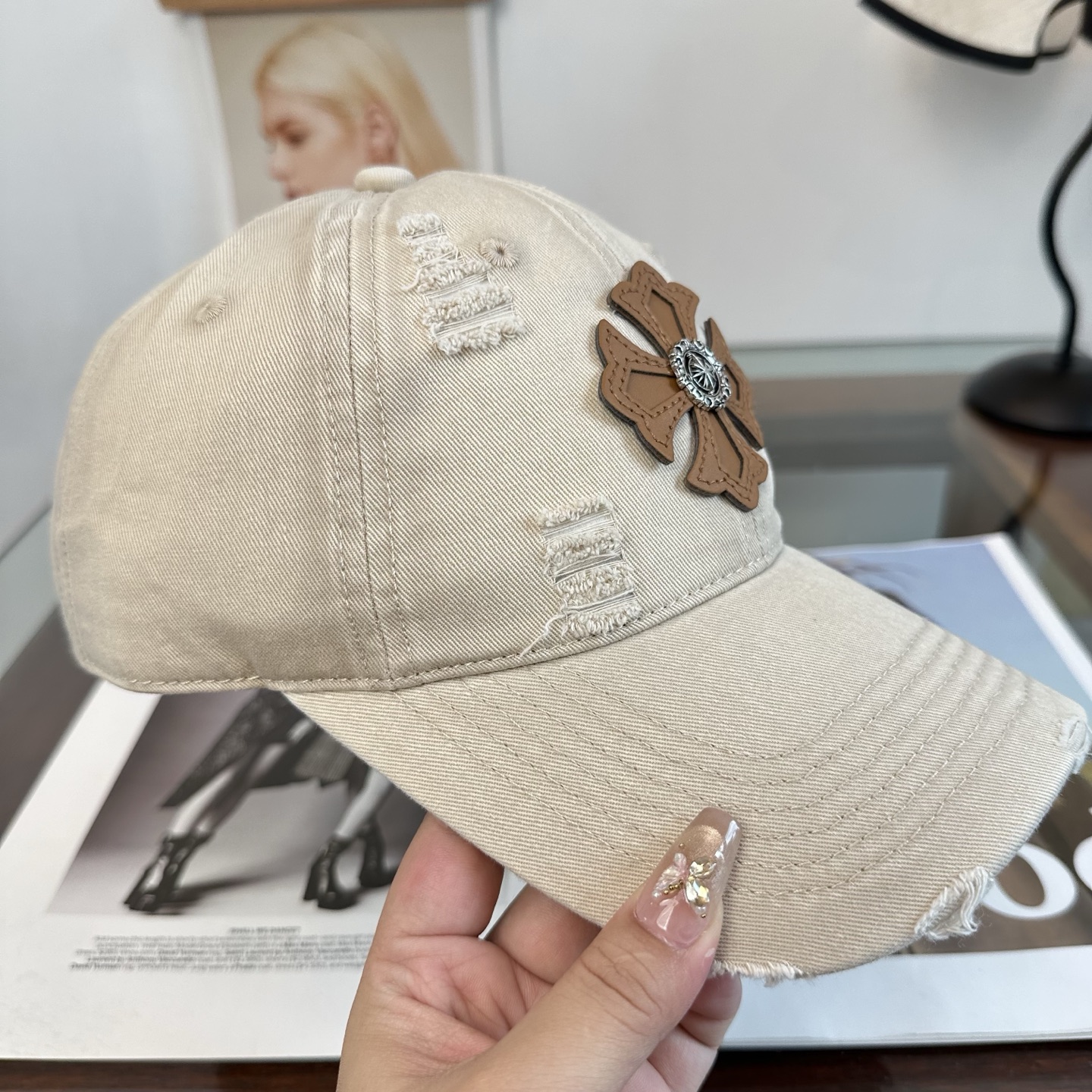 Chrome hearts 克罗心 新款十字架 高品质棒球帽，高端定制版！网红时尚博主同款！墙裂推荐！质量巨好！谁戴谁好
