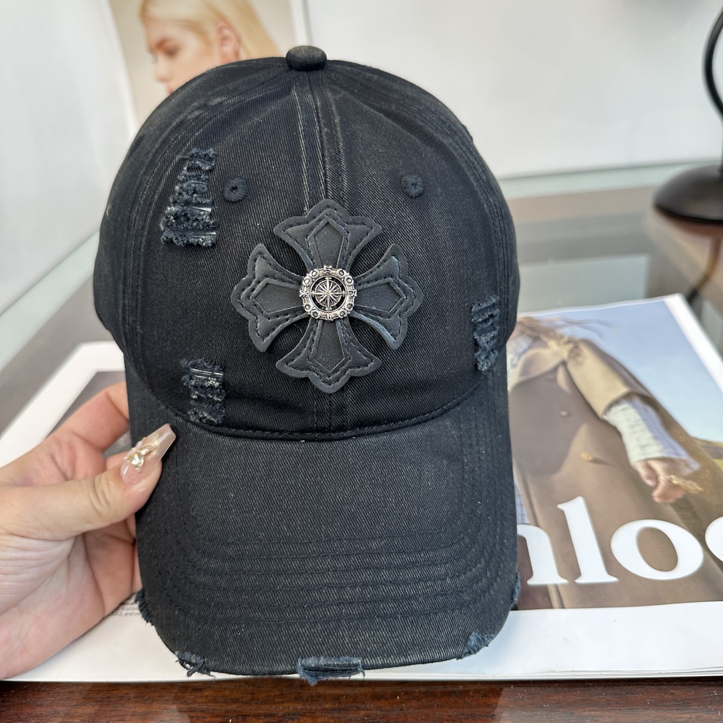 Chrome hearts 克罗心 新款十字架 高品质棒球帽，高端定制版！网红时尚博主同款！墙裂推荐！质量巨好！谁戴谁好