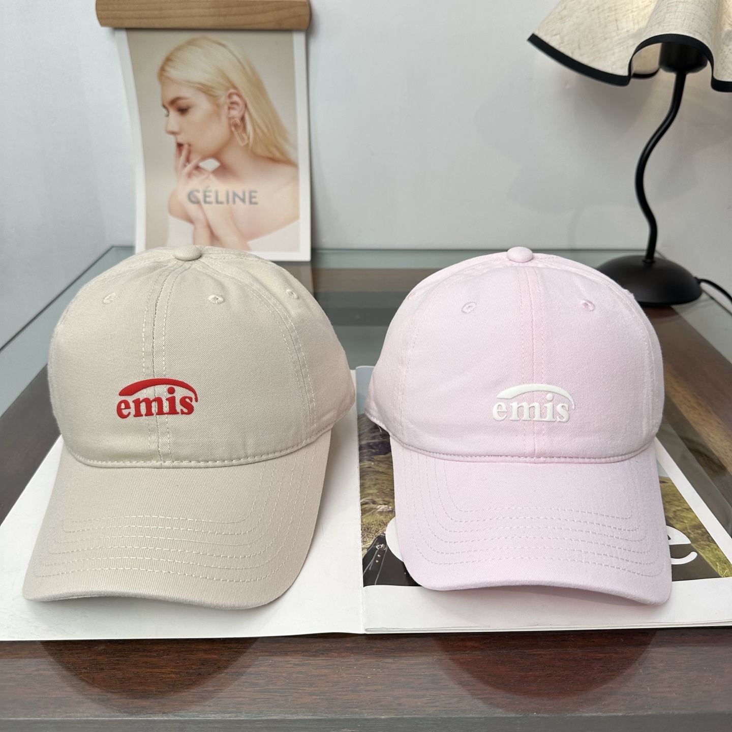emis 棒球帽 纯色系给足街头风，时尚达人挚爱的色调 精选效果超完美！ 细节做工无可挑剔！男女同款！