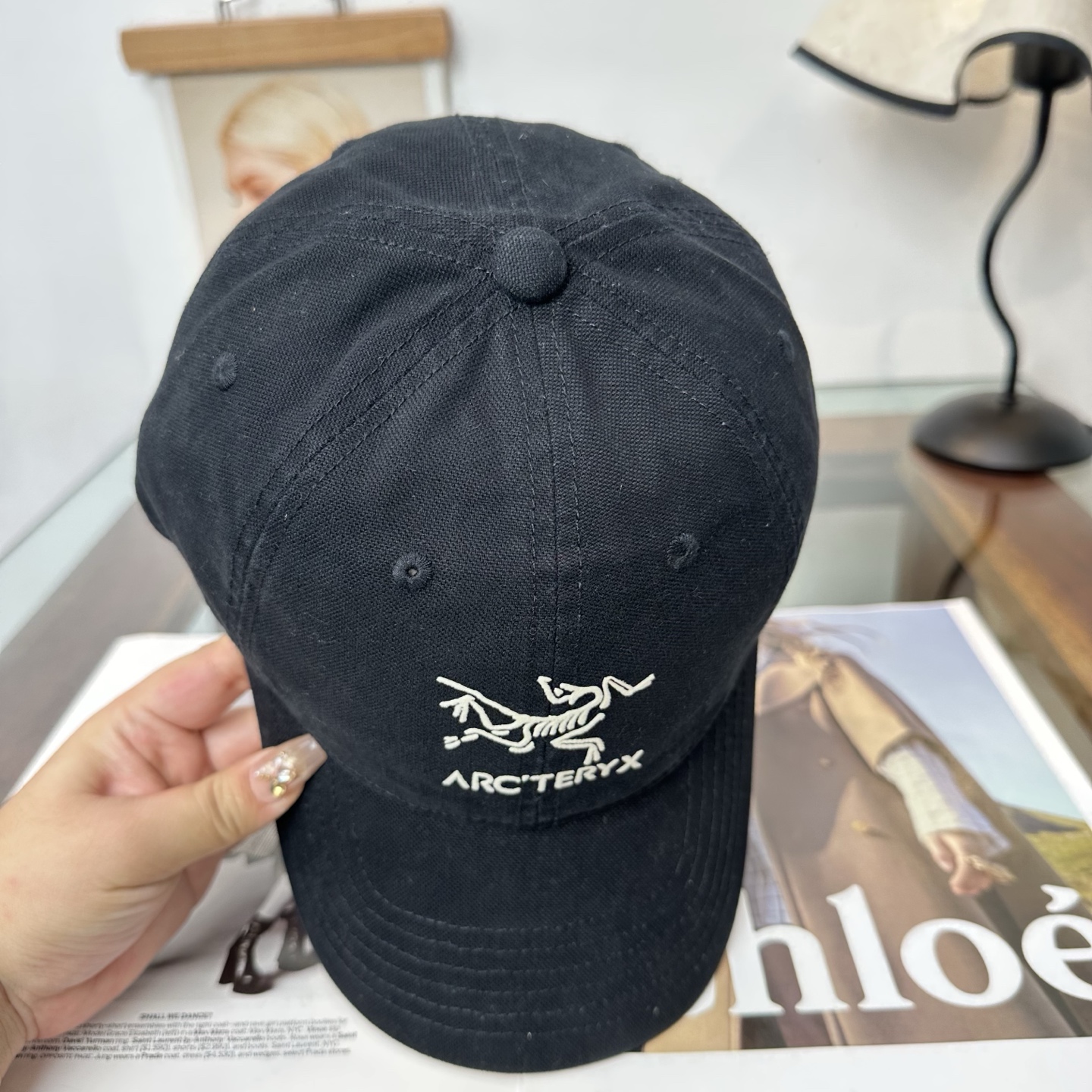 始祖鸟  棒球帽 纯色系给足街头风，时尚达人挚爱的色调 精选效果超完美！ 细节做工无可挑剔！男女同款！