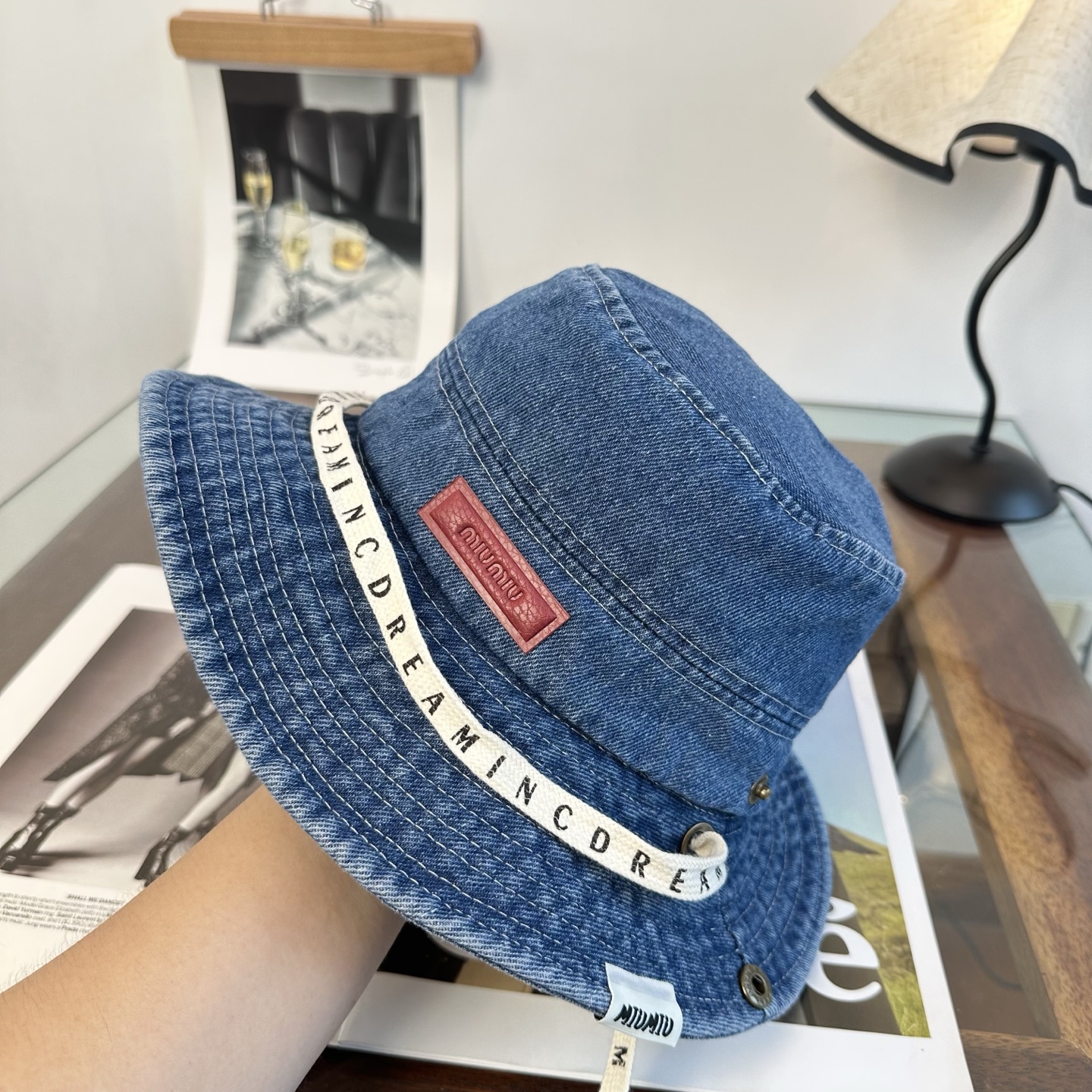 缪缪miumiu渔夫帽 让兼顾时尚和遮阳的简约桶帽 出游拍照📷拗造型必备敲显脸小