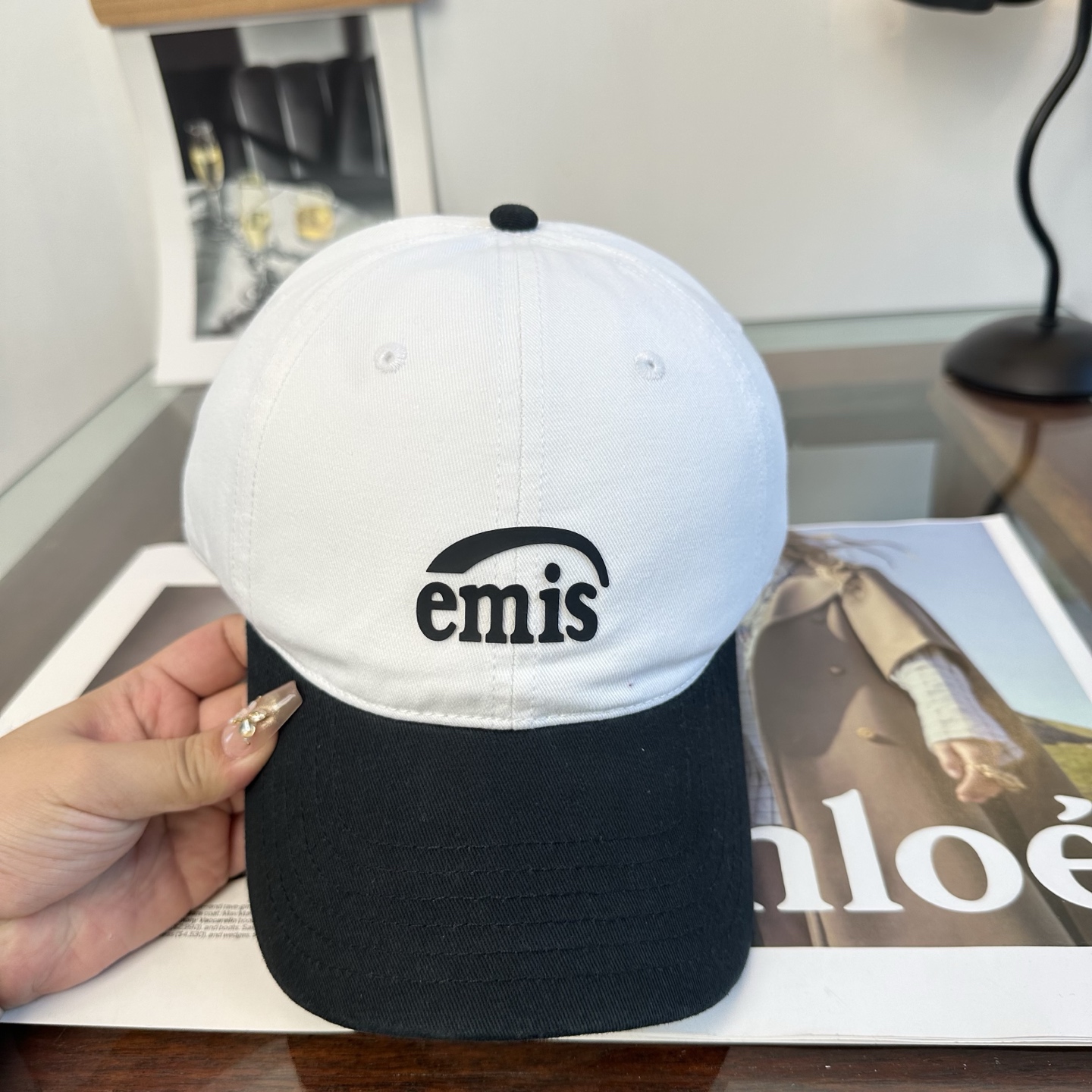 emis 棒球帽 纯色系给足街头风，时尚达人挚爱的色调 精选效果超完美！ 细节做工无可挑剔！男女同款！