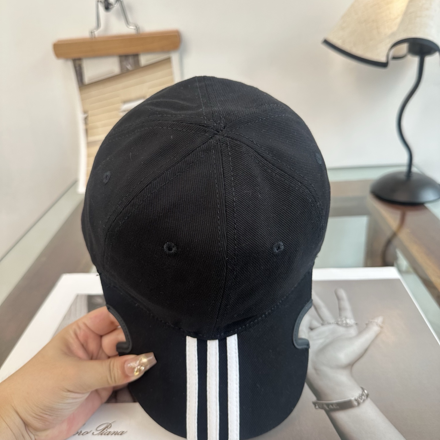 新品Balenciaga 巴黎世家字母新款棒球帽 现货秒发🧢简约时尚超级无敌好看的帽子！情侣款！