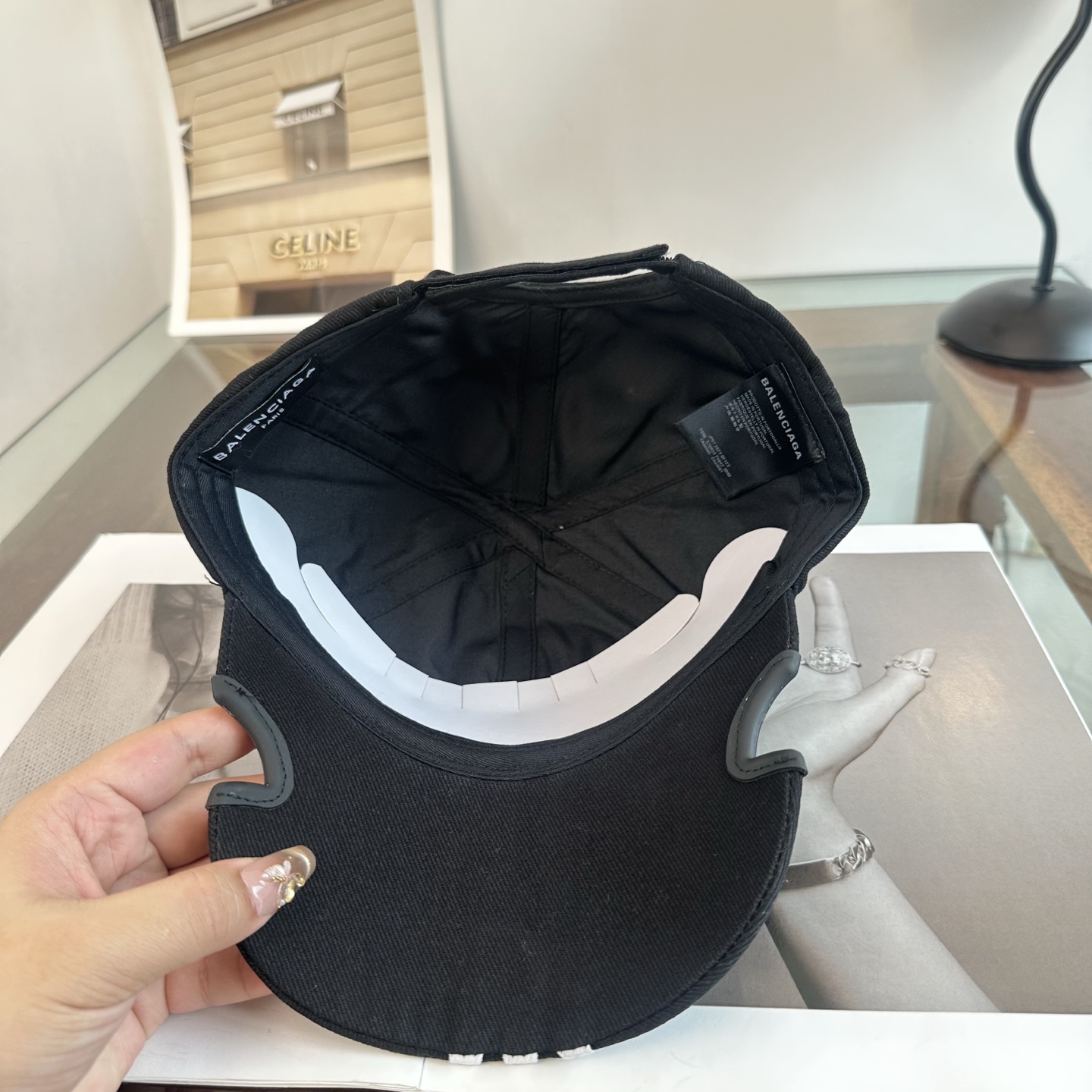 新品Balenciaga 巴黎世家字母新款棒球帽 现货秒发🧢简约时尚超级无敌好看的帽子！情侣款！