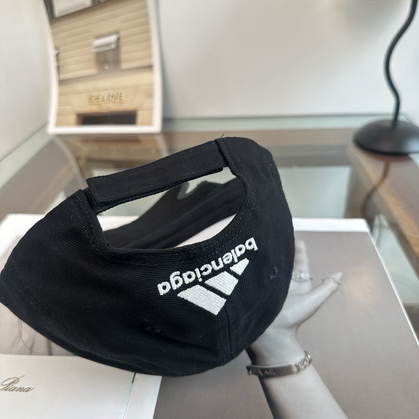 新品Balenciaga 巴黎世家字母新款棒球帽 现货秒发🧢简约时尚超级无敌好看的帽子！情侣款！