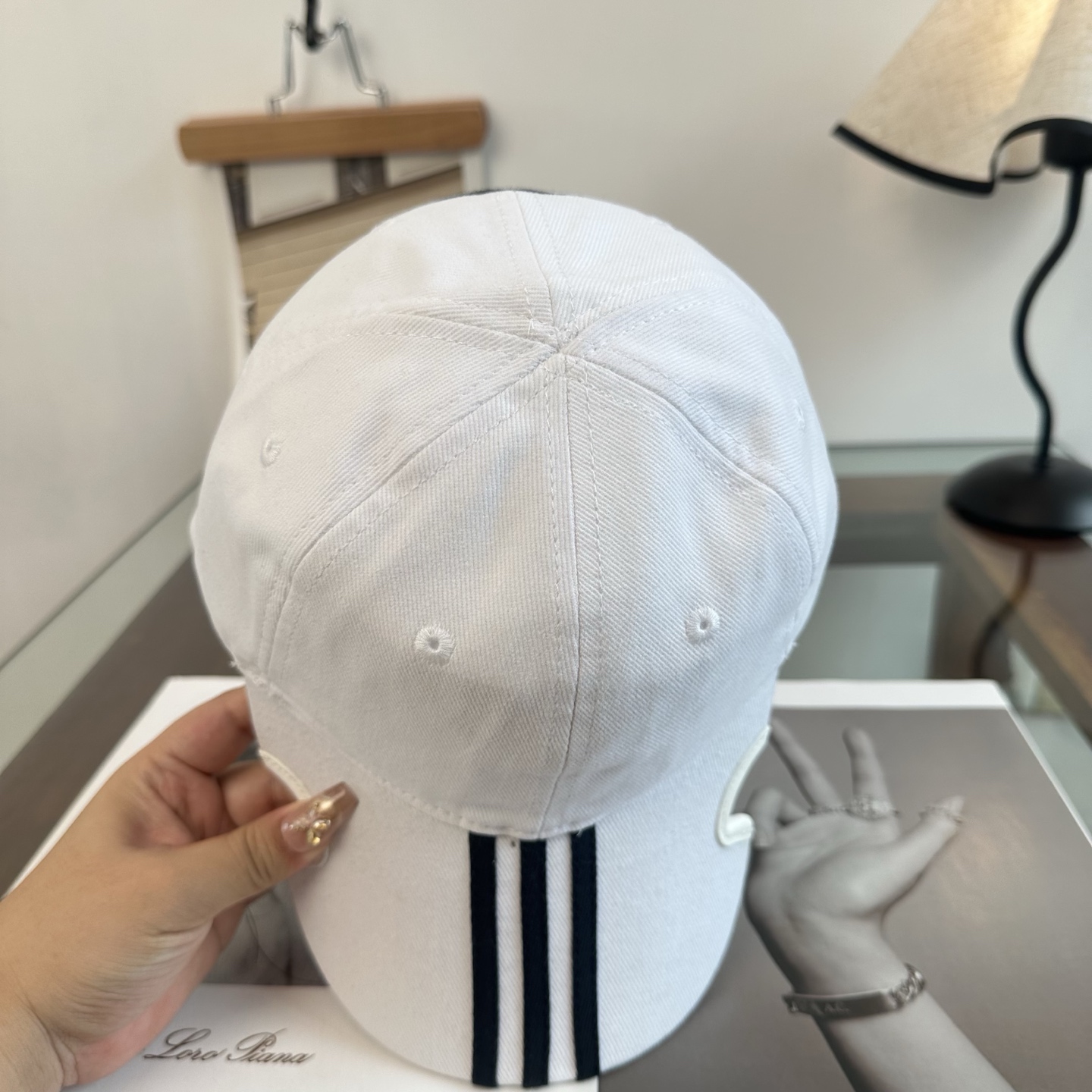 新品Balenciaga 巴黎世家字母新款棒球帽 现货秒发🧢简约时尚超级无敌好看的帽子！情侣款！