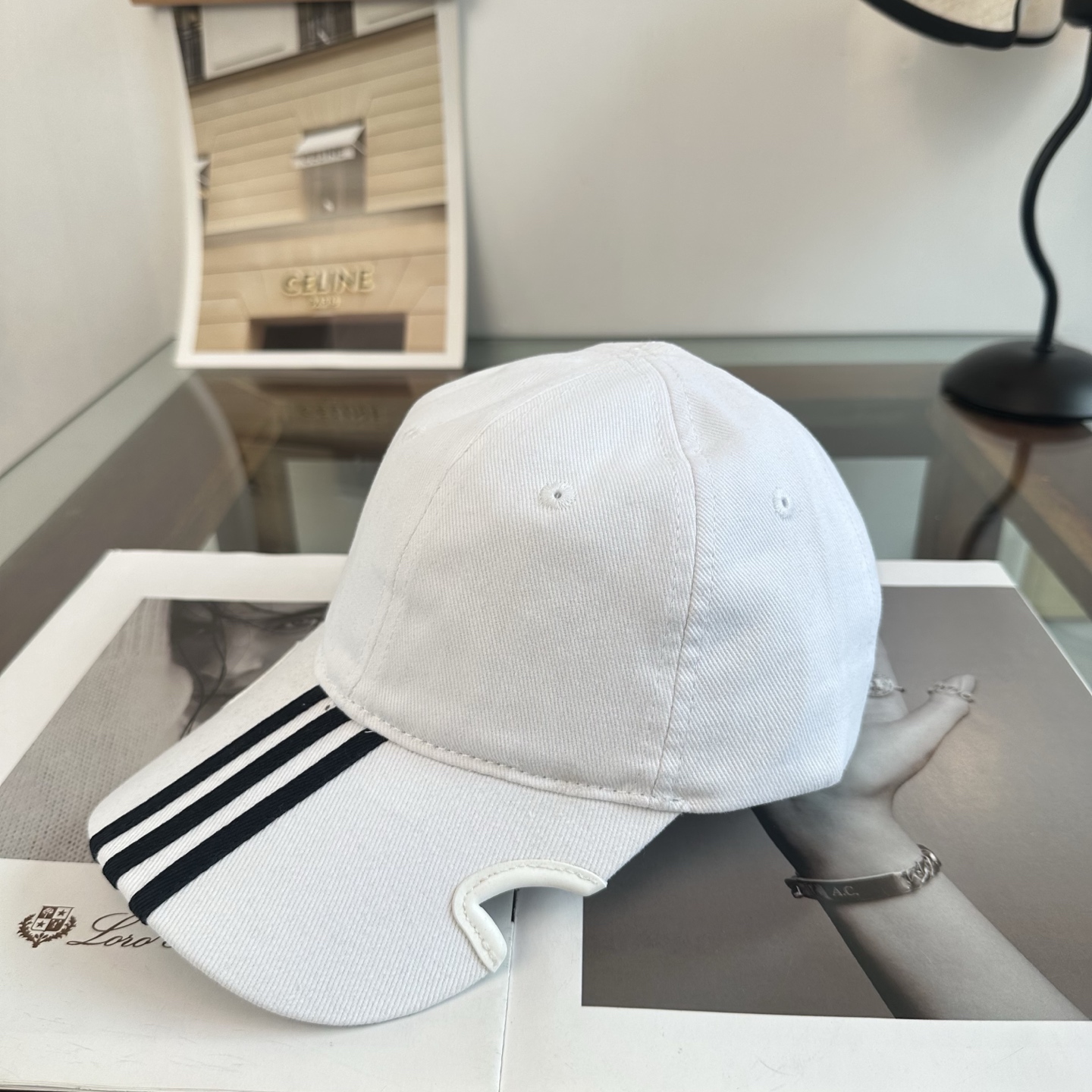 新品Balenciaga 巴黎世家字母新款棒球帽 现货秒发🧢简约时尚超级无敌好看的帽子！情侣款！