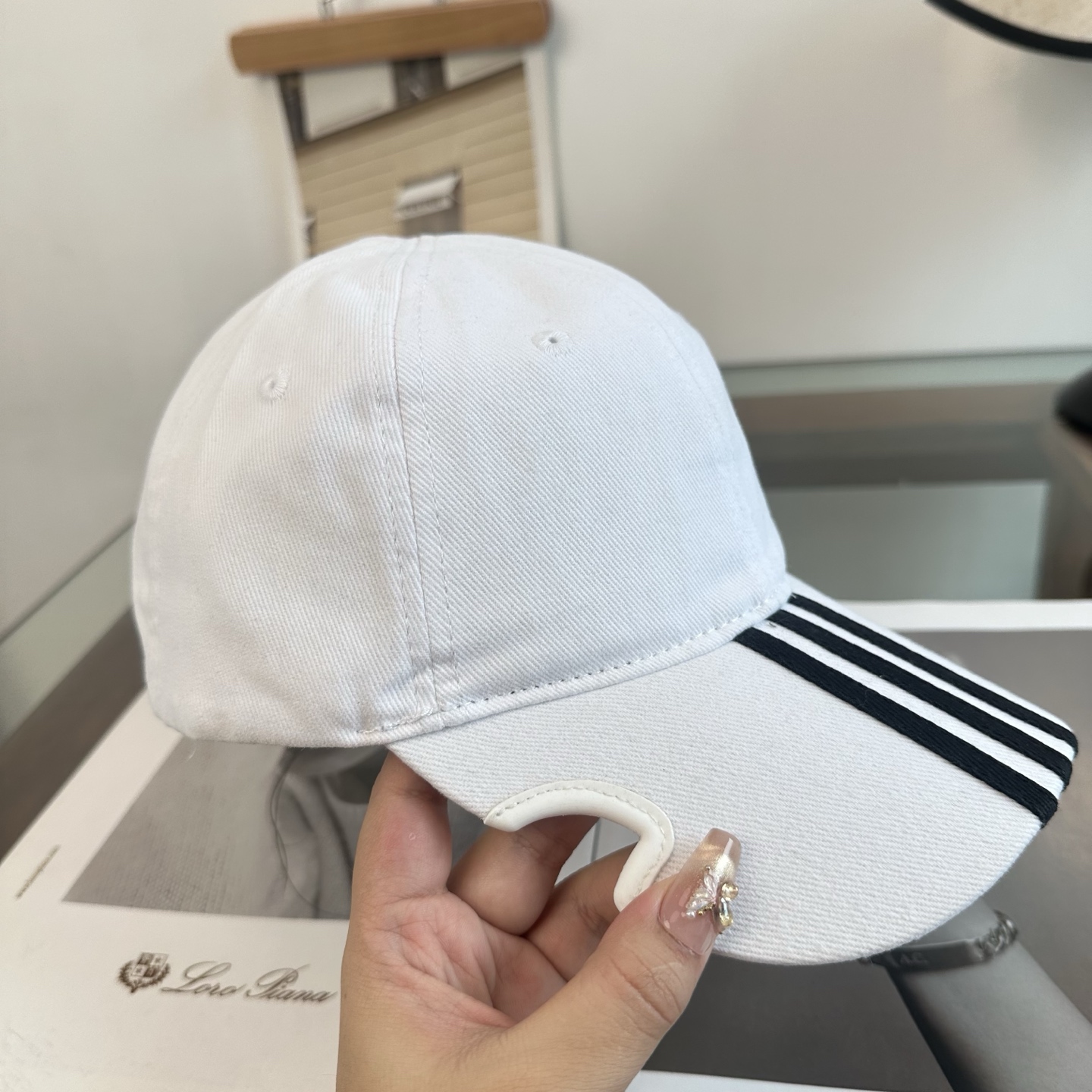 新品Balenciaga 巴黎世家字母新款棒球帽 现货秒发🧢简约时尚超级无敌好看的帽子！情侣款！