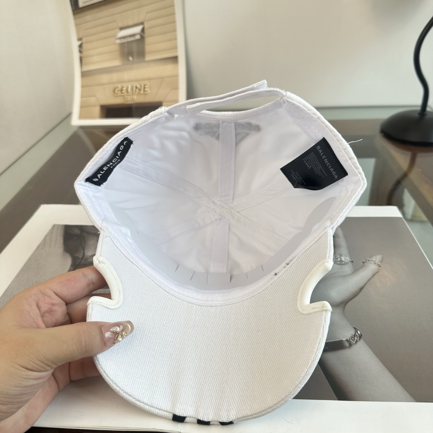 新品Balenciaga 巴黎世家字母新款棒球帽 现货秒发🧢简约时尚超级无敌好看的帽子！情侣款！