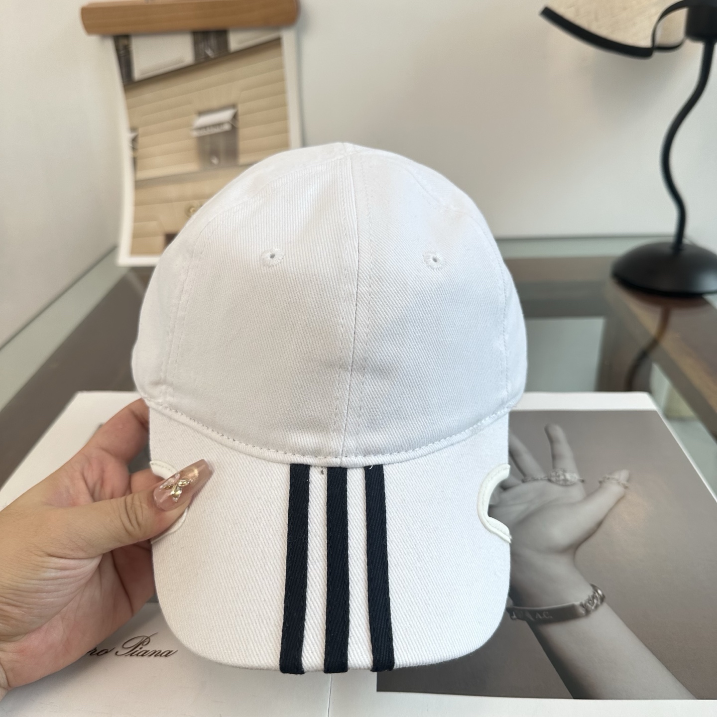 新品Balenciaga 巴黎世家字母新款棒球帽 现货秒发🧢简约时尚超级无敌好看的帽子！情侣款！