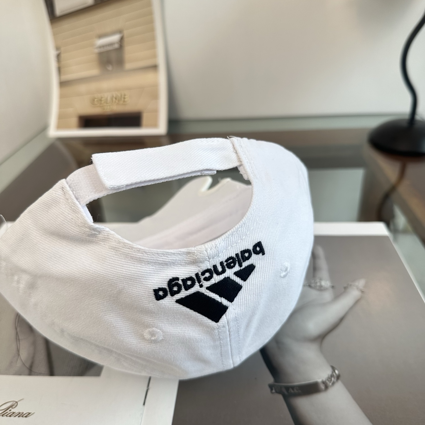 新品Balenciaga 巴黎世家字母新款棒球帽 现货秒发🧢简约时尚超级无敌好看的帽子！情侣款！
