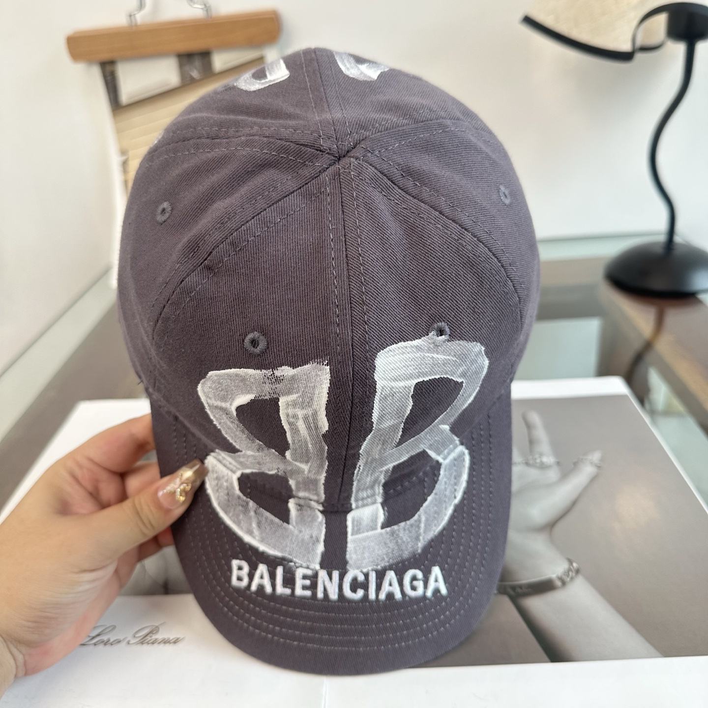 新品Balenciaga 巴黎世家字母新款棒球帽 现货秒发🧢简约时尚超级无敌好看的帽子！情侣款！