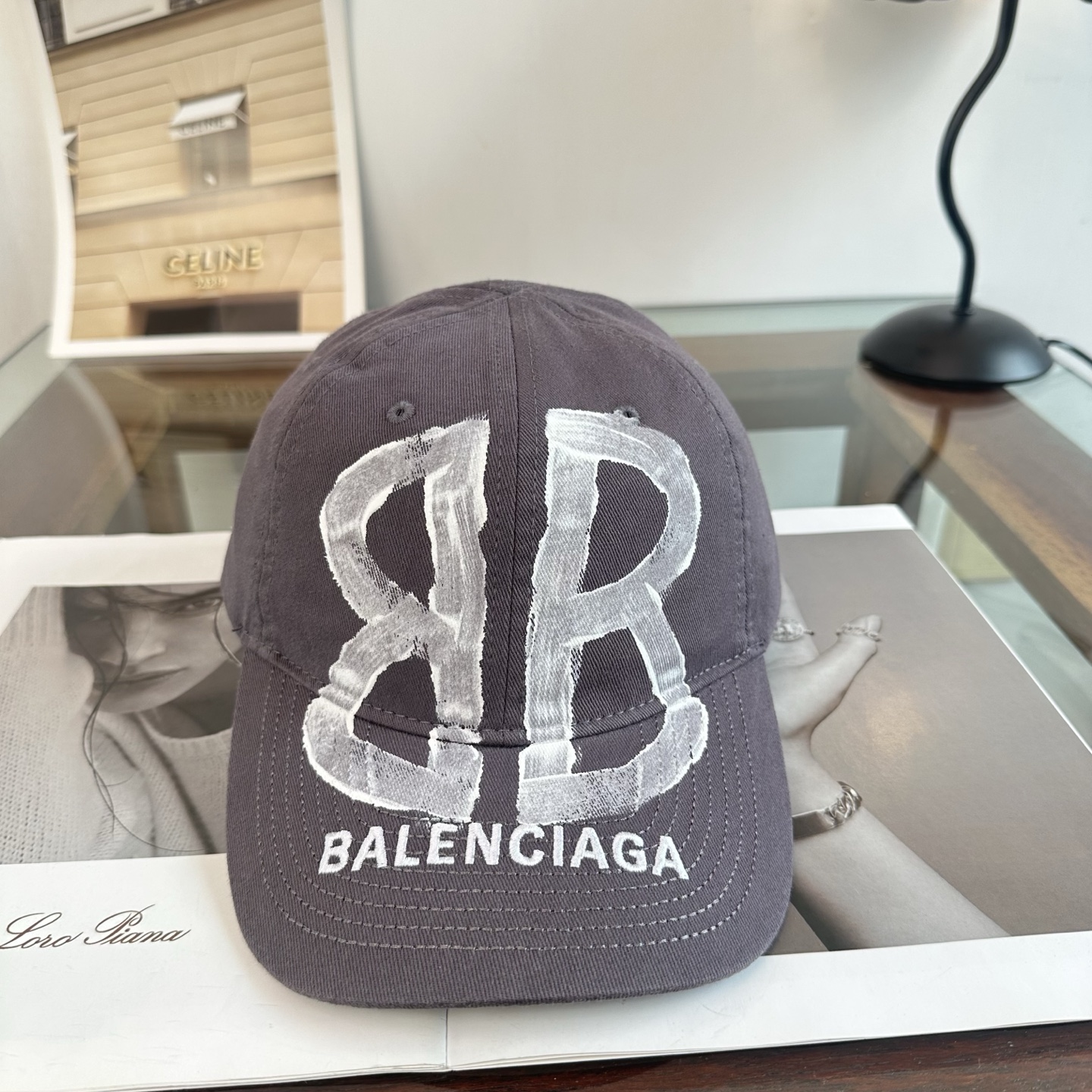 新品Balenciaga 巴黎世家字母新款棒球帽 现货秒发🧢简约时尚超级无敌好看的帽子！情侣款！