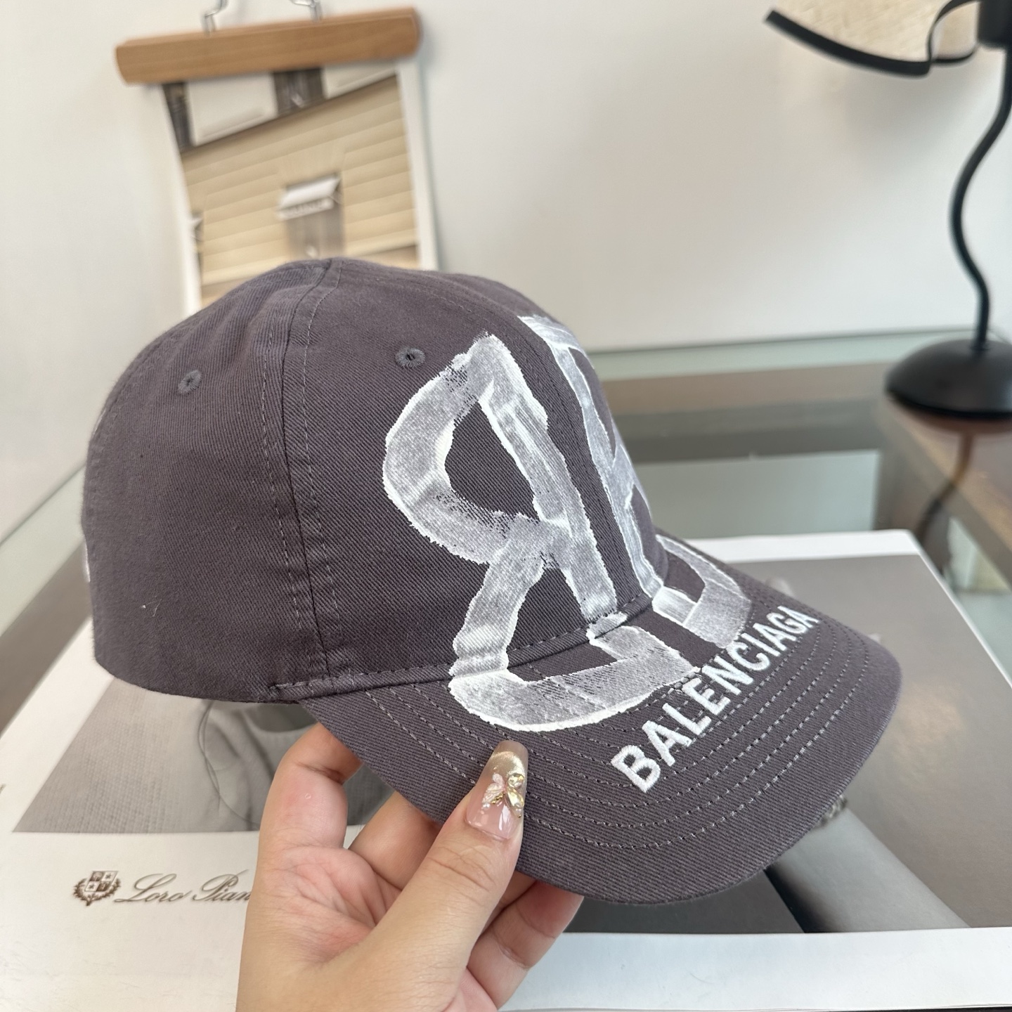 新品Balenciaga 巴黎世家字母新款棒球帽 现货秒发🧢简约时尚超级无敌好看的帽子！情侣款！