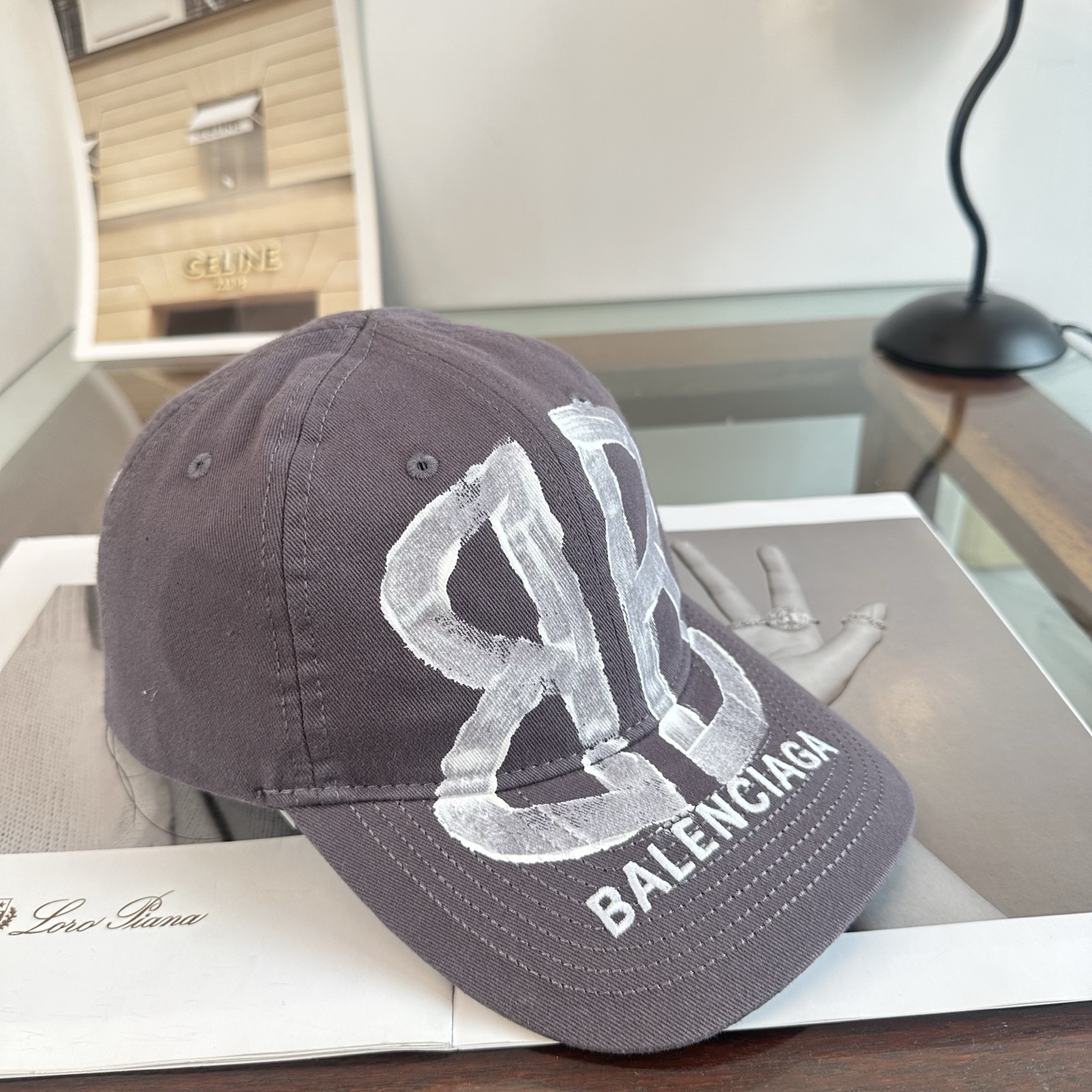 新品Balenciaga 巴黎世家字母新款棒球帽 现货秒发🧢简约时尚超级无敌好看的帽子！情侣款！