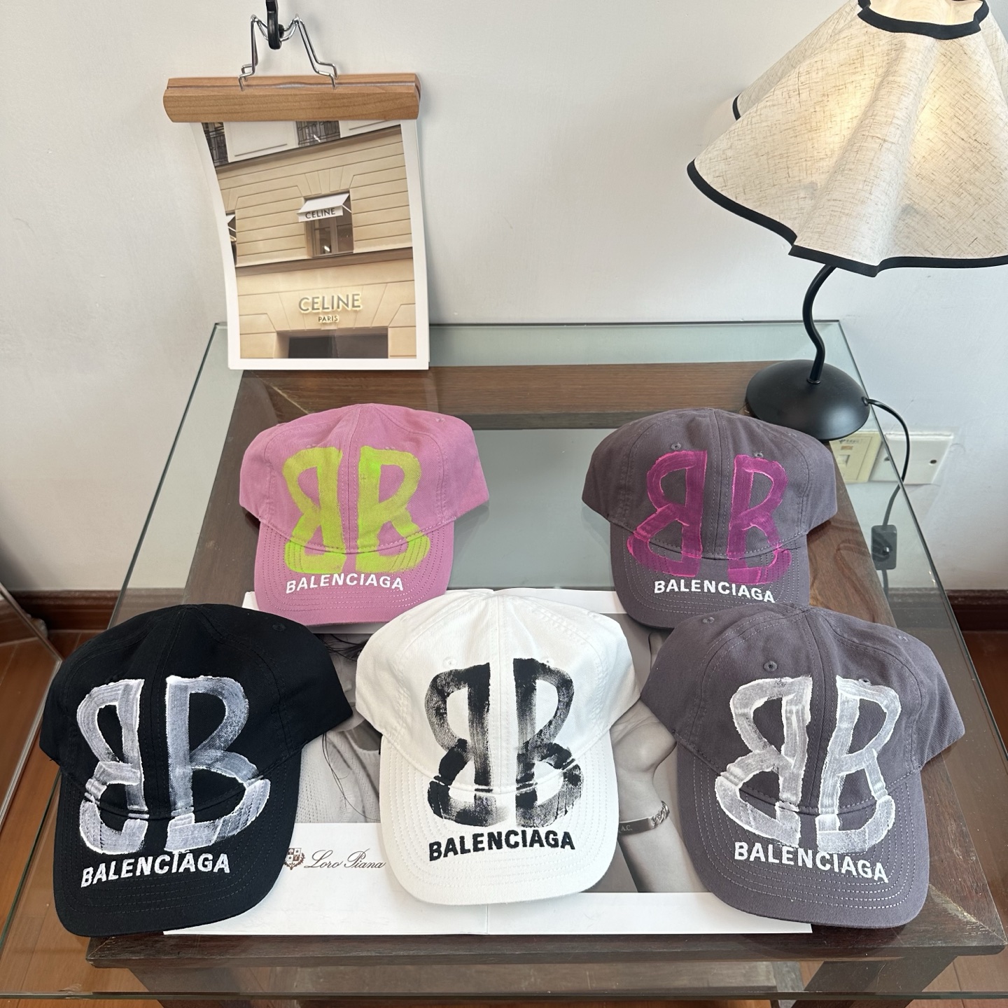 新品Balenciaga 巴黎世家字母新款棒球帽 现货秒发🧢简约时尚超级无敌好看的帽子！情侣款！