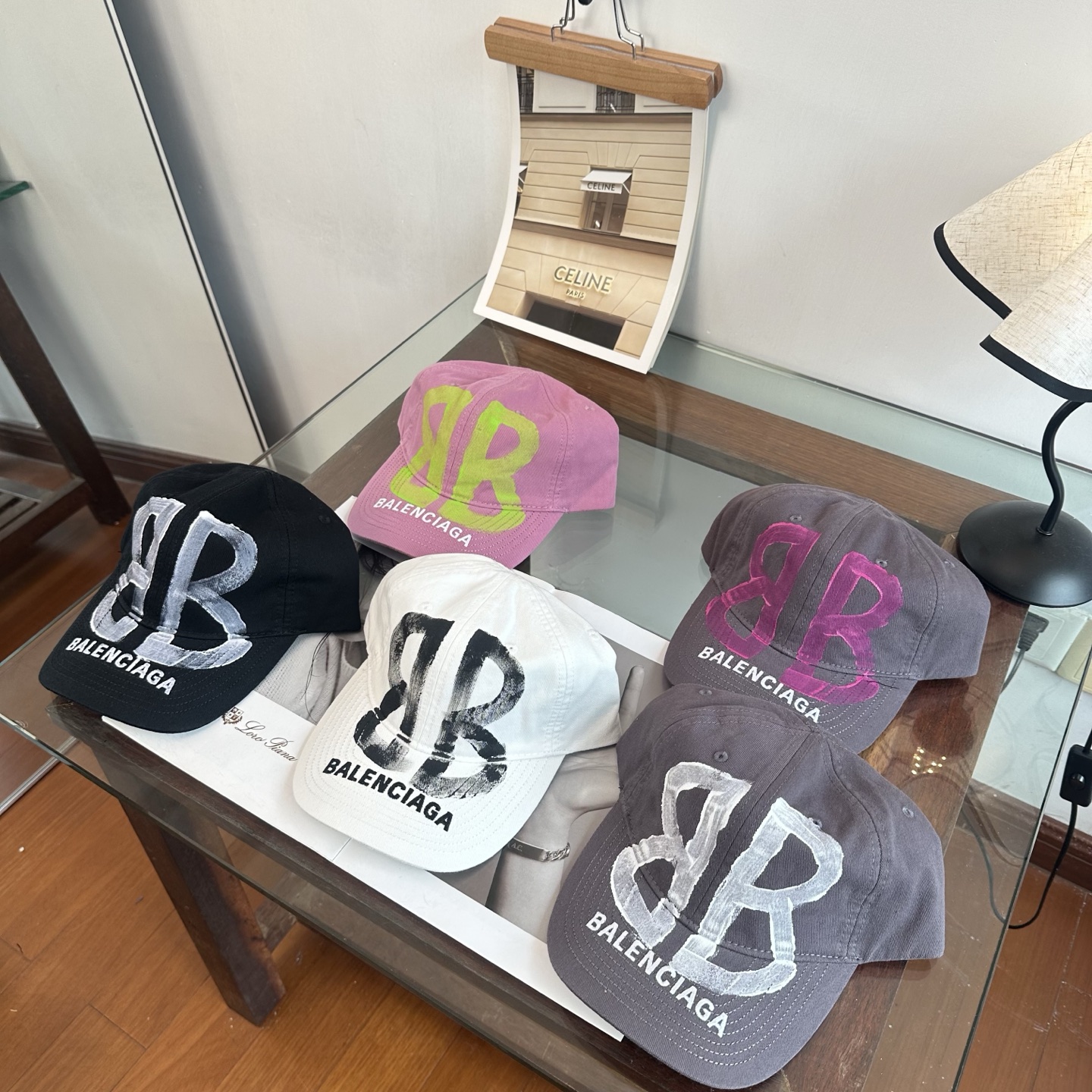 新品Balenciaga 巴黎世家字母新款棒球帽 现货秒发🧢简约时尚超级无敌好看的帽子！情侣款！