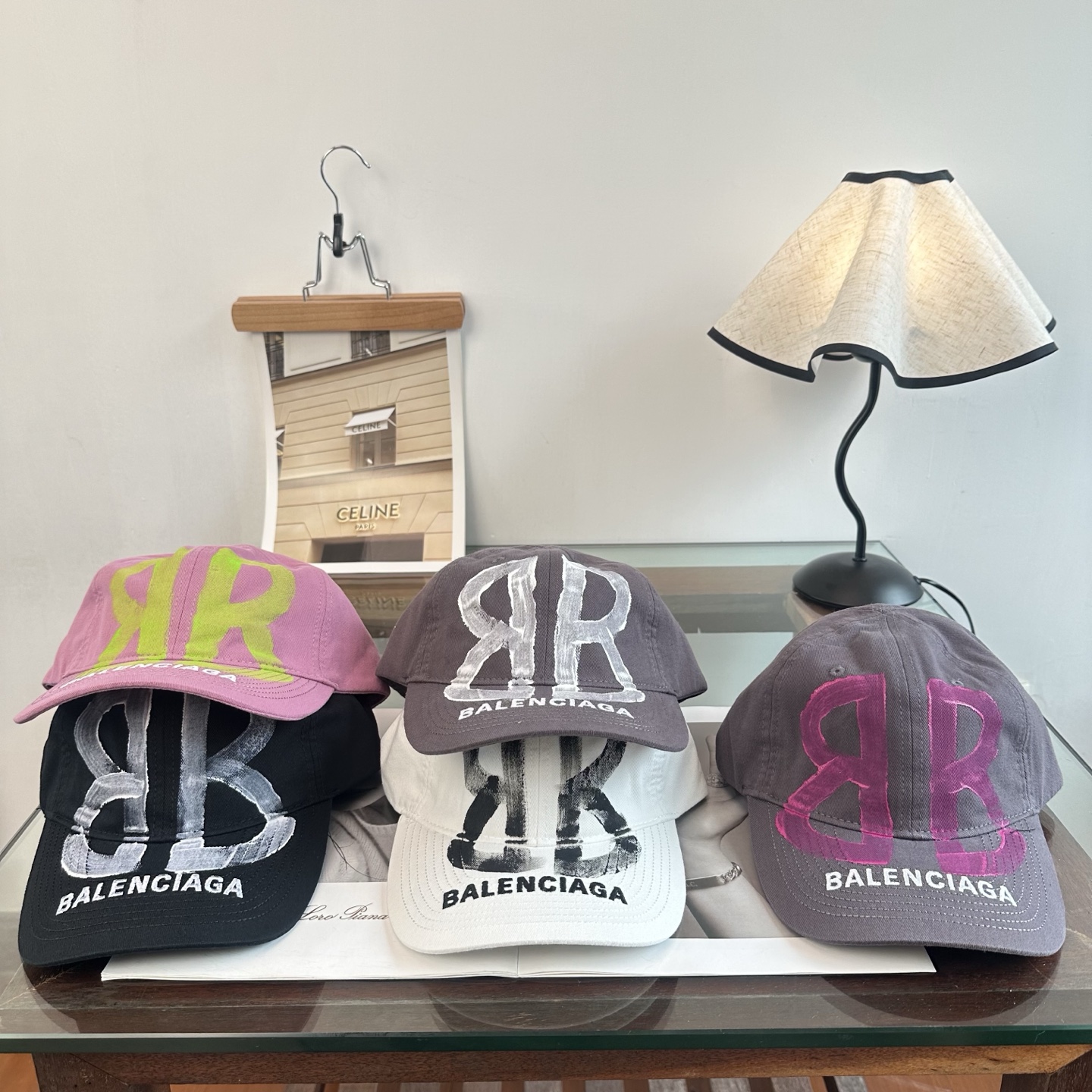 新品Balenciaga 巴黎世家字母新款棒球帽 现货秒发🧢简约时尚超级无敌好看的帽子！情侣款！