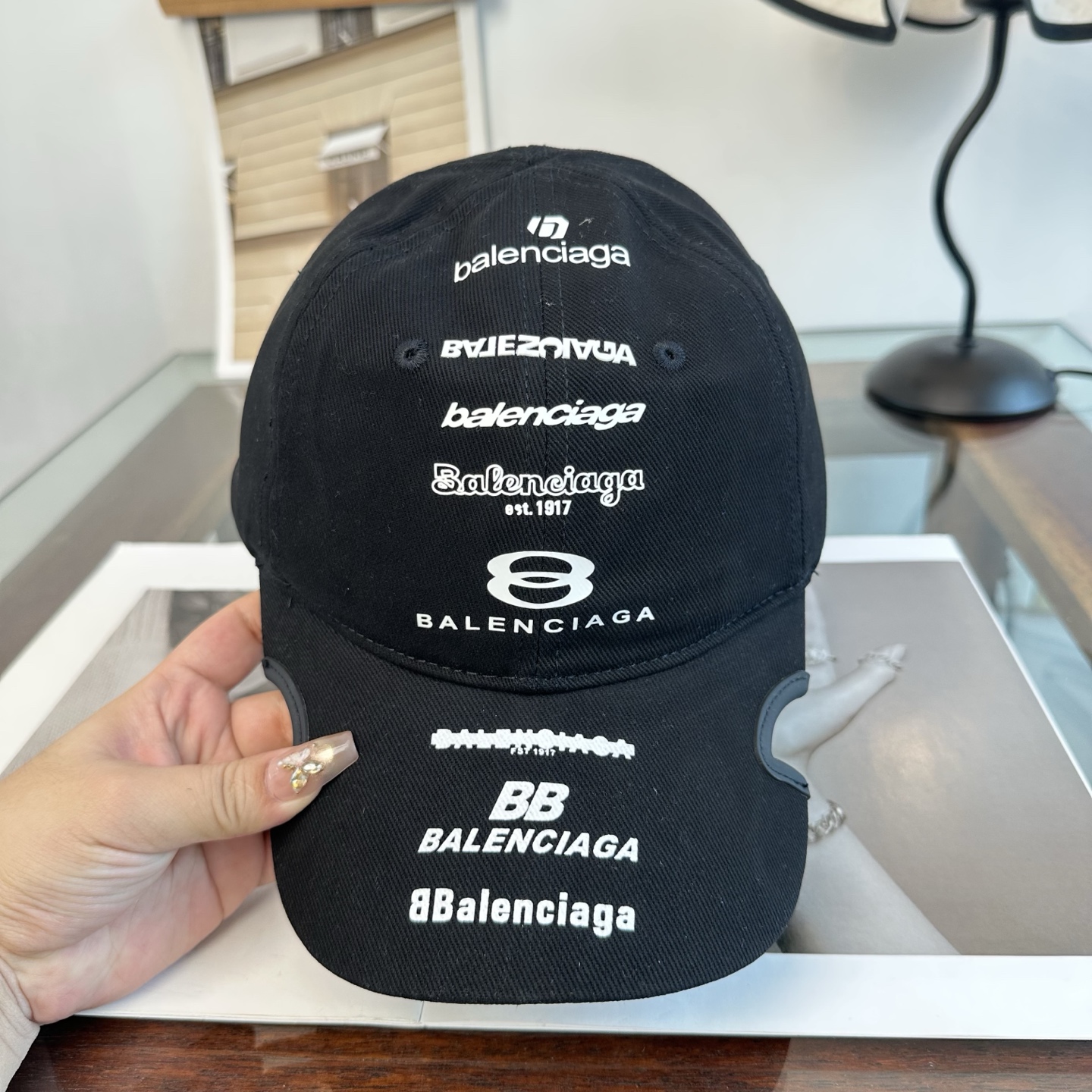 新品Balenciaga 巴黎世家字母新款棒球帽 现货秒发🧢简约时尚超级无敌好看的帽子！情侣款！