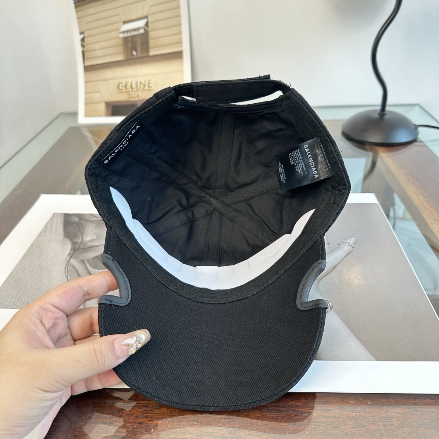 新品Balenciaga 巴黎世家字母新款棒球帽 现货秒发🧢简约时尚超级无敌好看的帽子！情侣款！