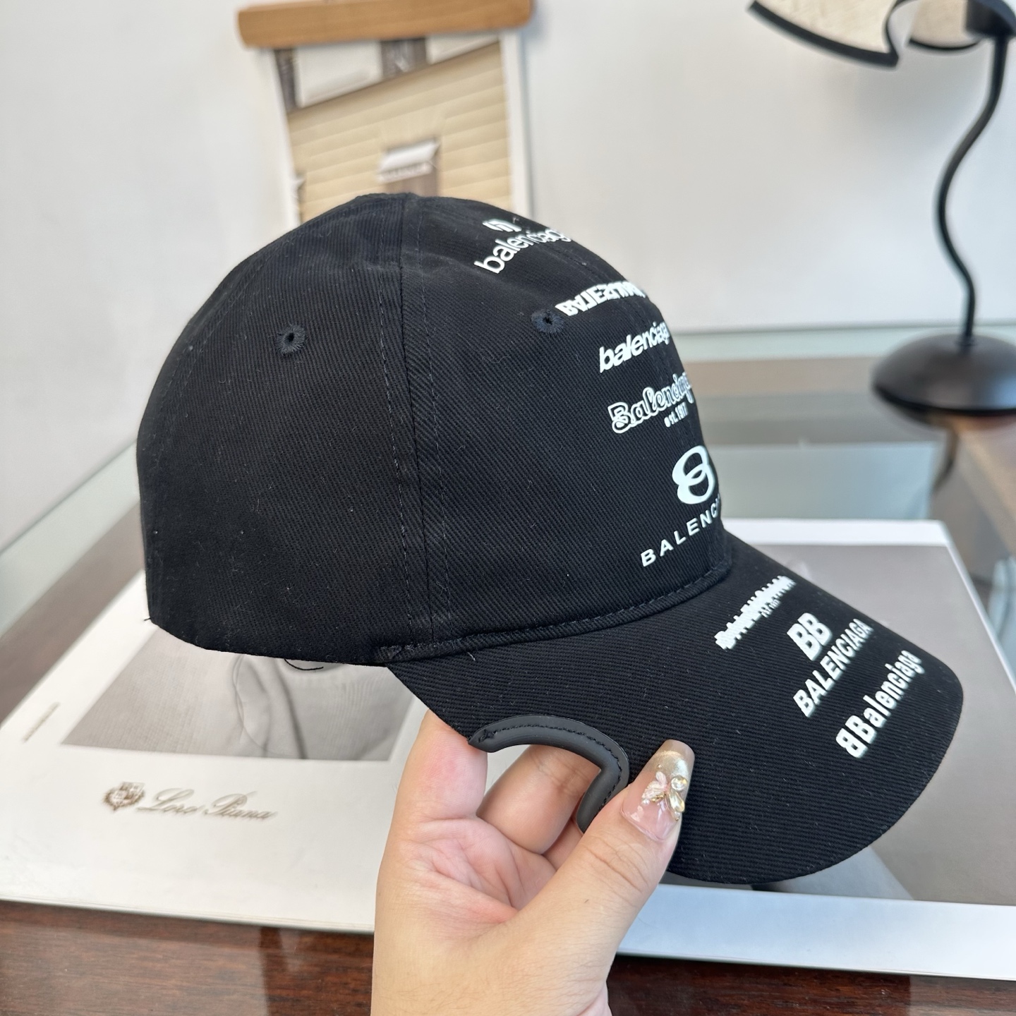 新品Balenciaga 巴黎世家字母新款棒球帽 现货秒发🧢简约时尚超级无敌好看的帽子！情侣款！