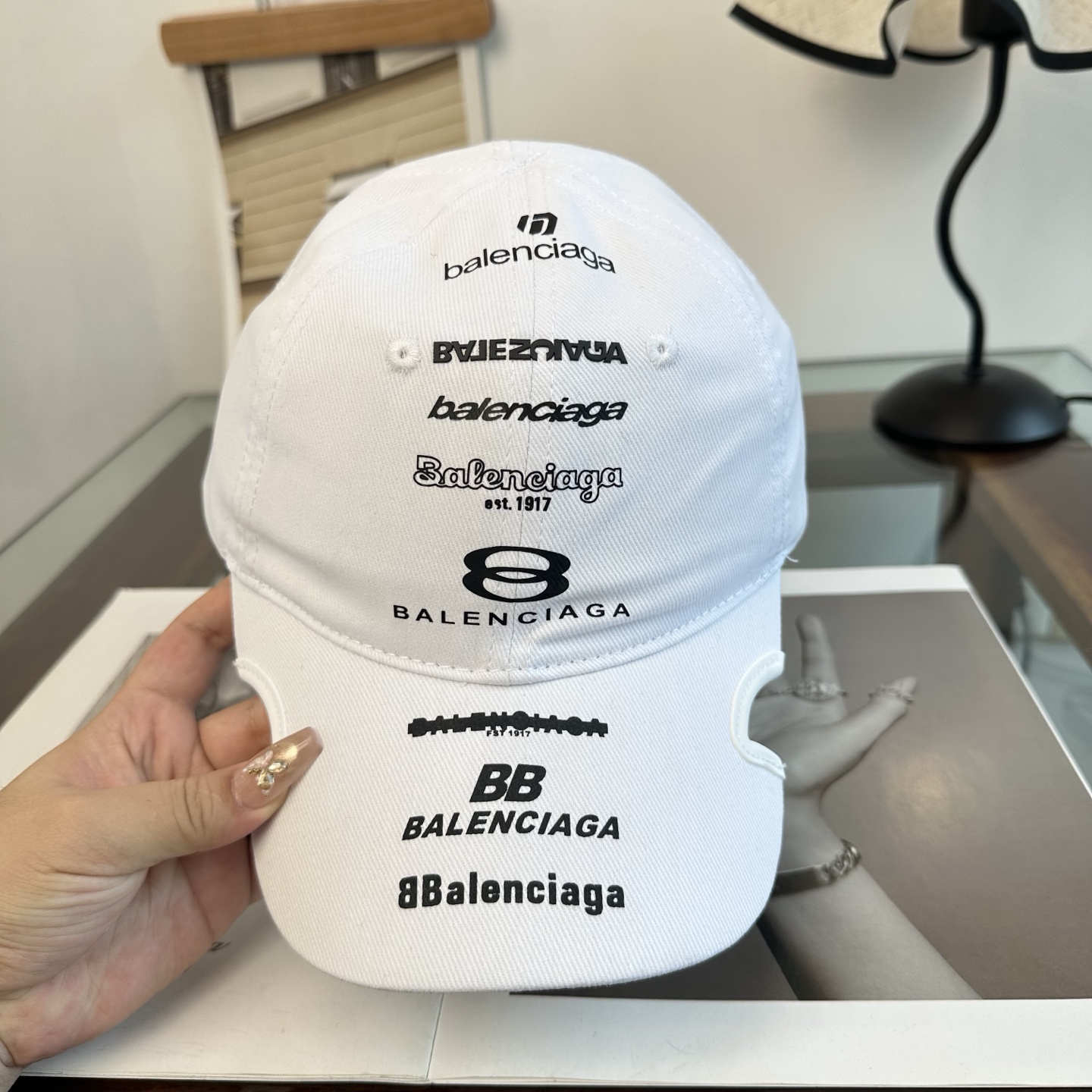 新品Balenciaga 巴黎世家字母新款棒球帽 现货秒发🧢简约时尚超级无敌好看的帽子！情侣款！
