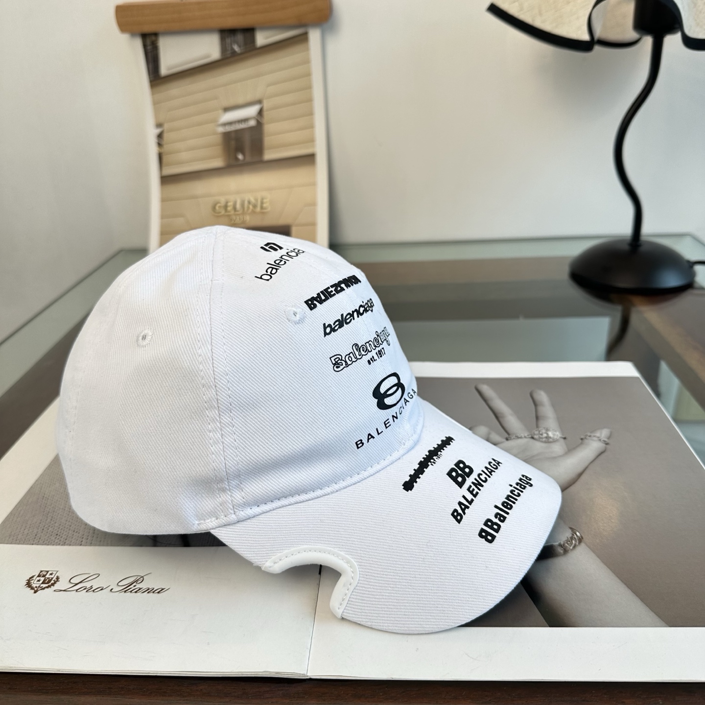 新品Balenciaga 巴黎世家字母新款棒球帽 现货秒发🧢简约时尚超级无敌好看的帽子！情侣款！