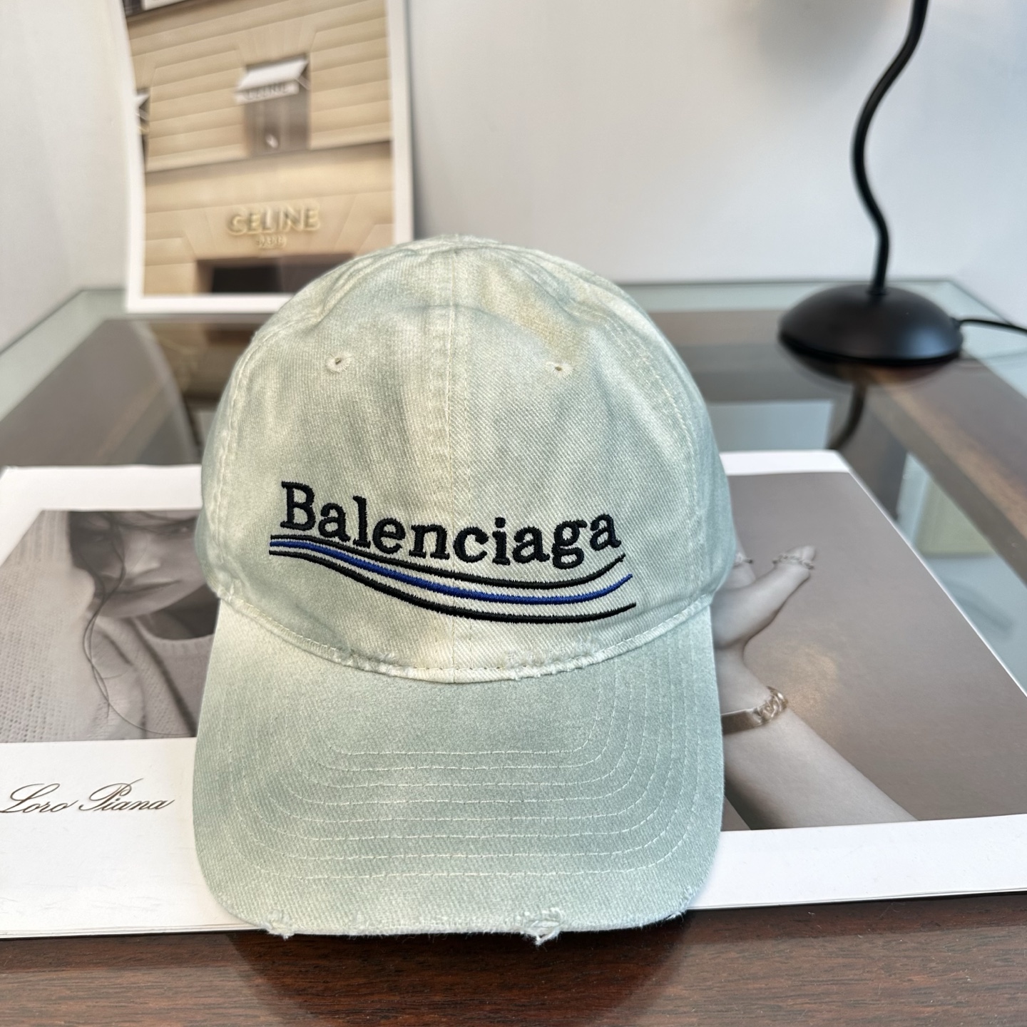 新品Balenciaga 巴黎世家字母新款棒球帽 现货秒发🧢简约时尚超级无敌好看的帽子！情侣款！