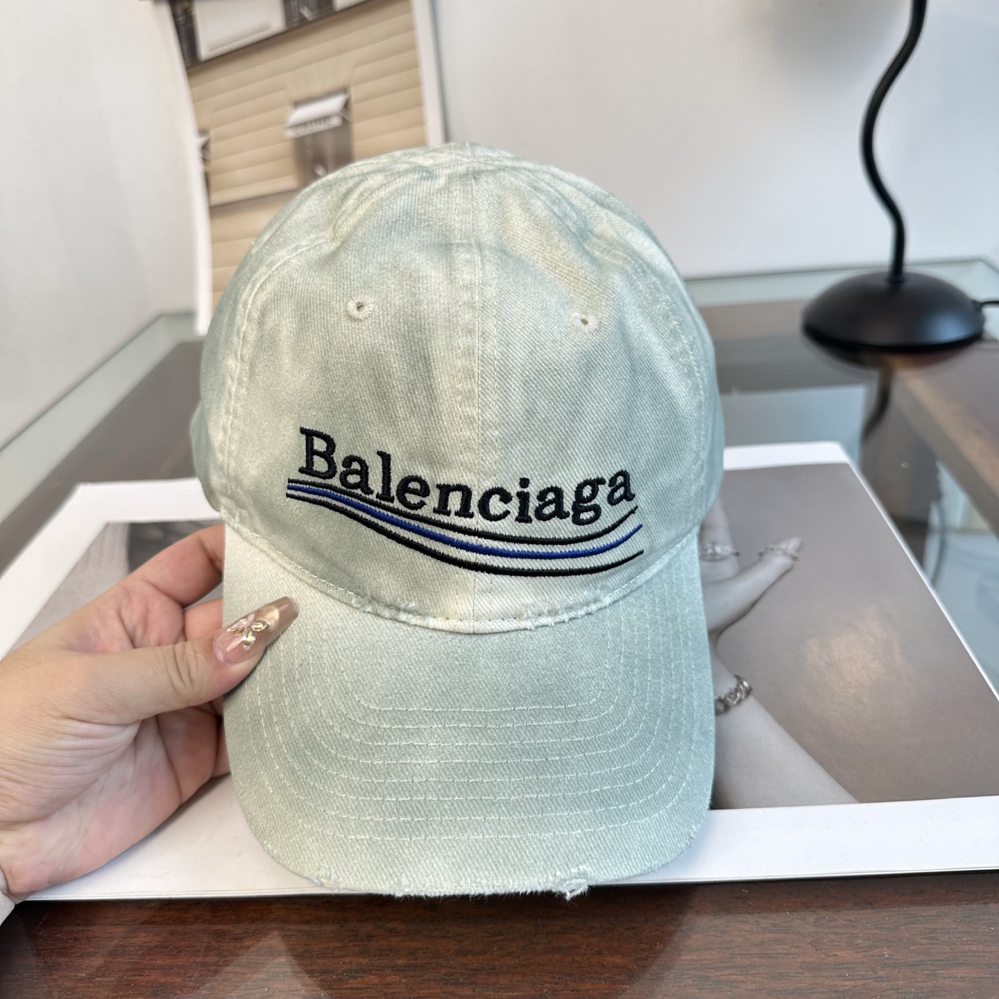 新品Balenciaga 巴黎世家字母新款棒球帽 现货秒发🧢简约时尚超级无敌好看的帽子！情侣款！