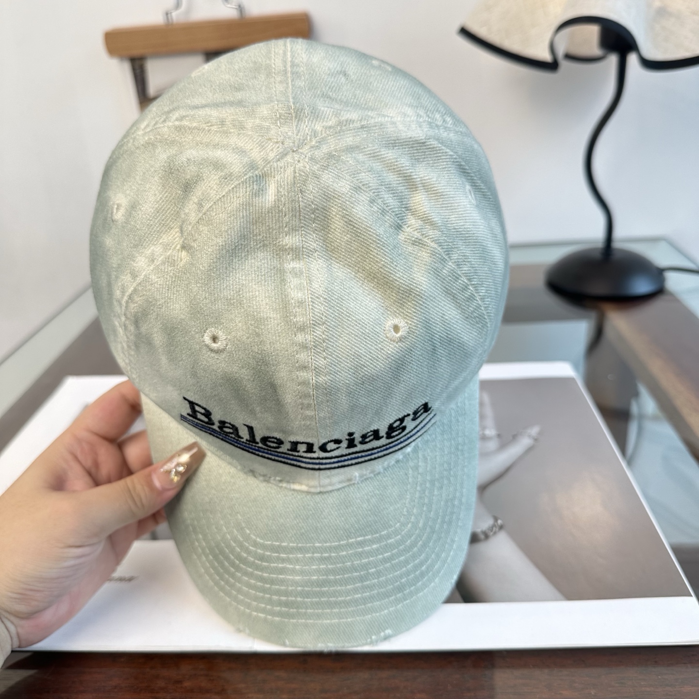 新品Balenciaga 巴黎世家字母新款棒球帽 现货秒发🧢简约时尚超级无敌好看的帽子！情侣款！