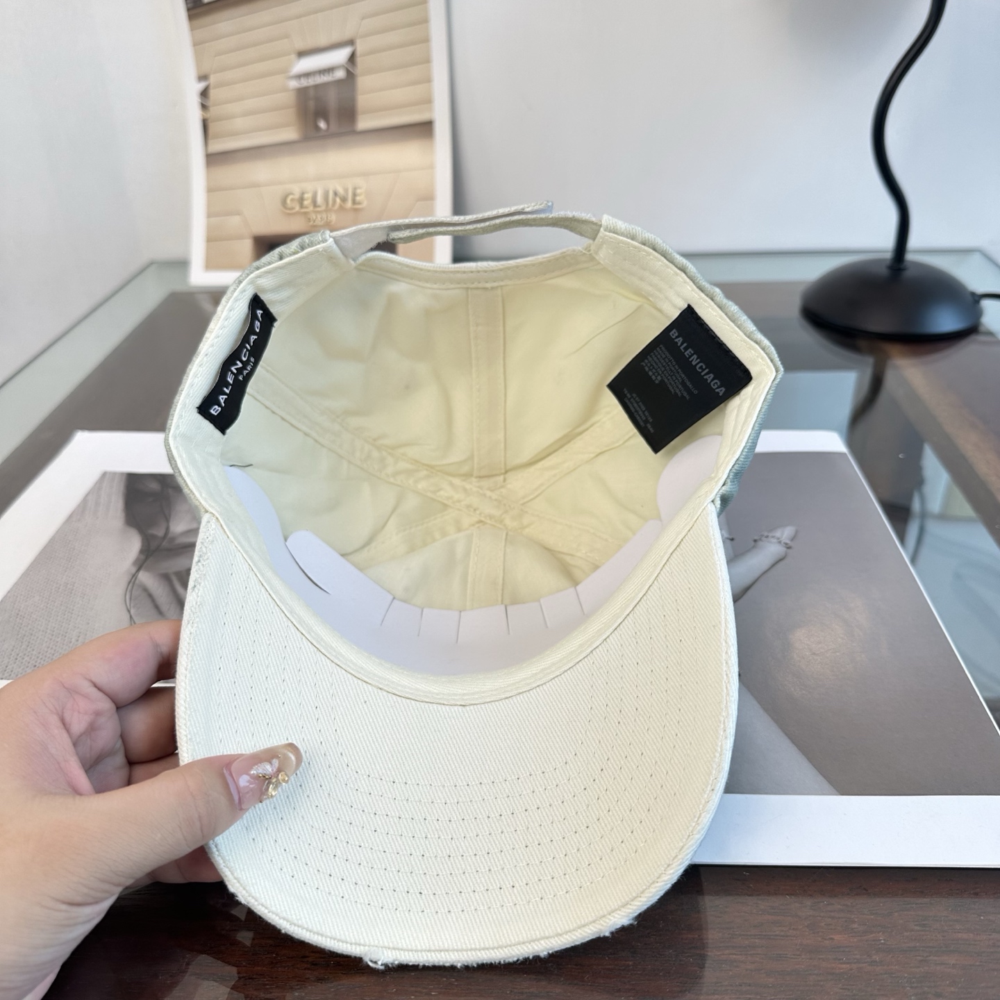 新品Balenciaga 巴黎世家字母新款棒球帽 现货秒发🧢简约时尚超级无敌好看的帽子！情侣款！