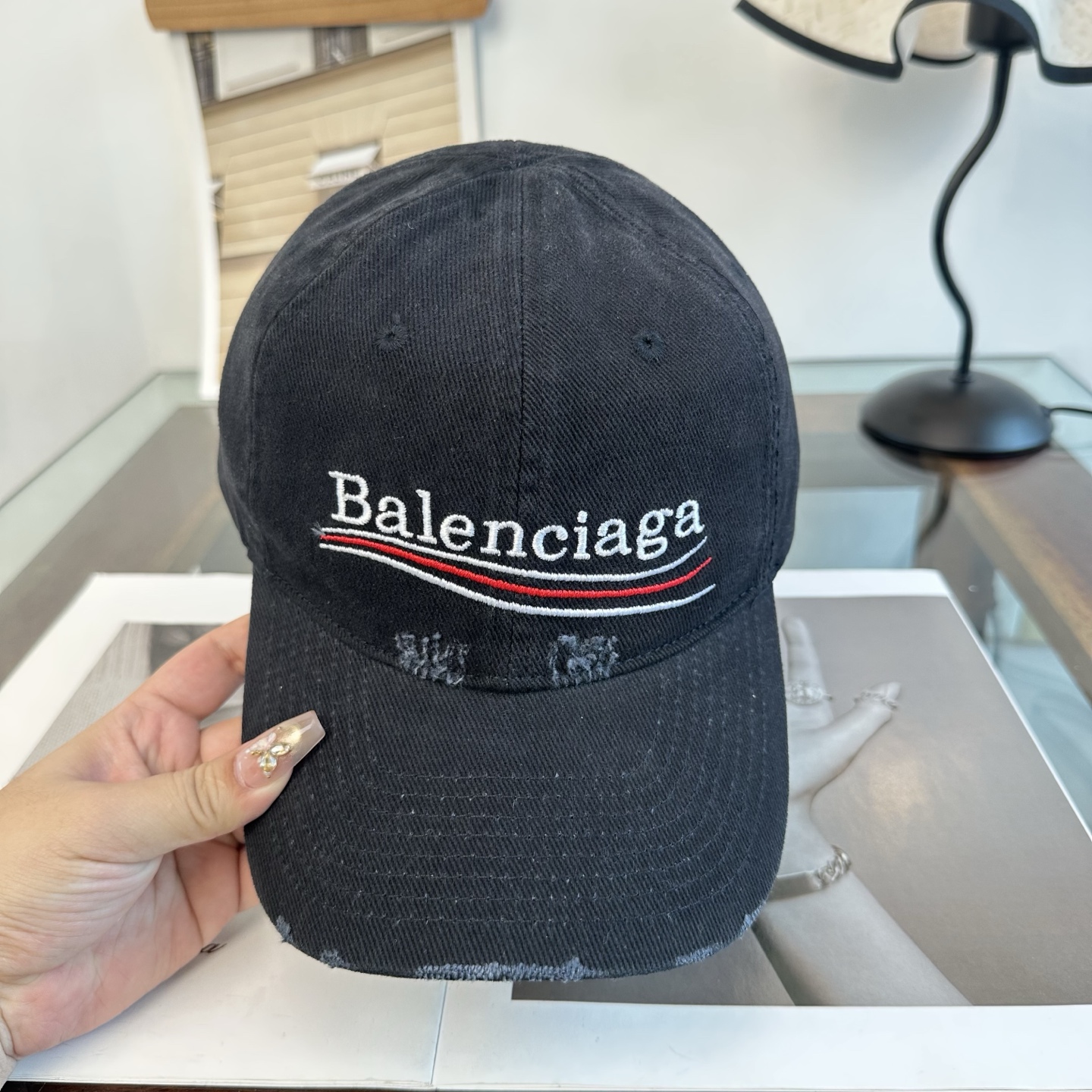 新品Balenciaga 巴黎世家字母新款棒球帽 现货秒发🧢简约时尚超级无敌好看的帽子！情侣款！