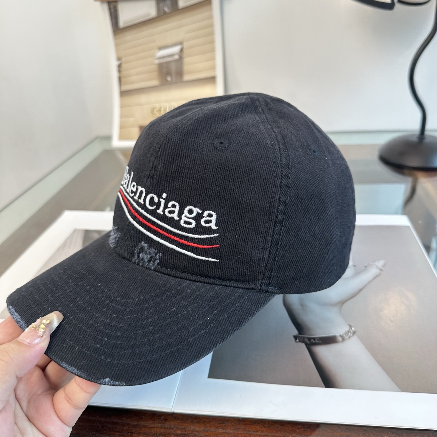 新品Balenciaga 巴黎世家字母新款棒球帽 现货秒发🧢简约时尚超级无敌好看的帽子！情侣款！