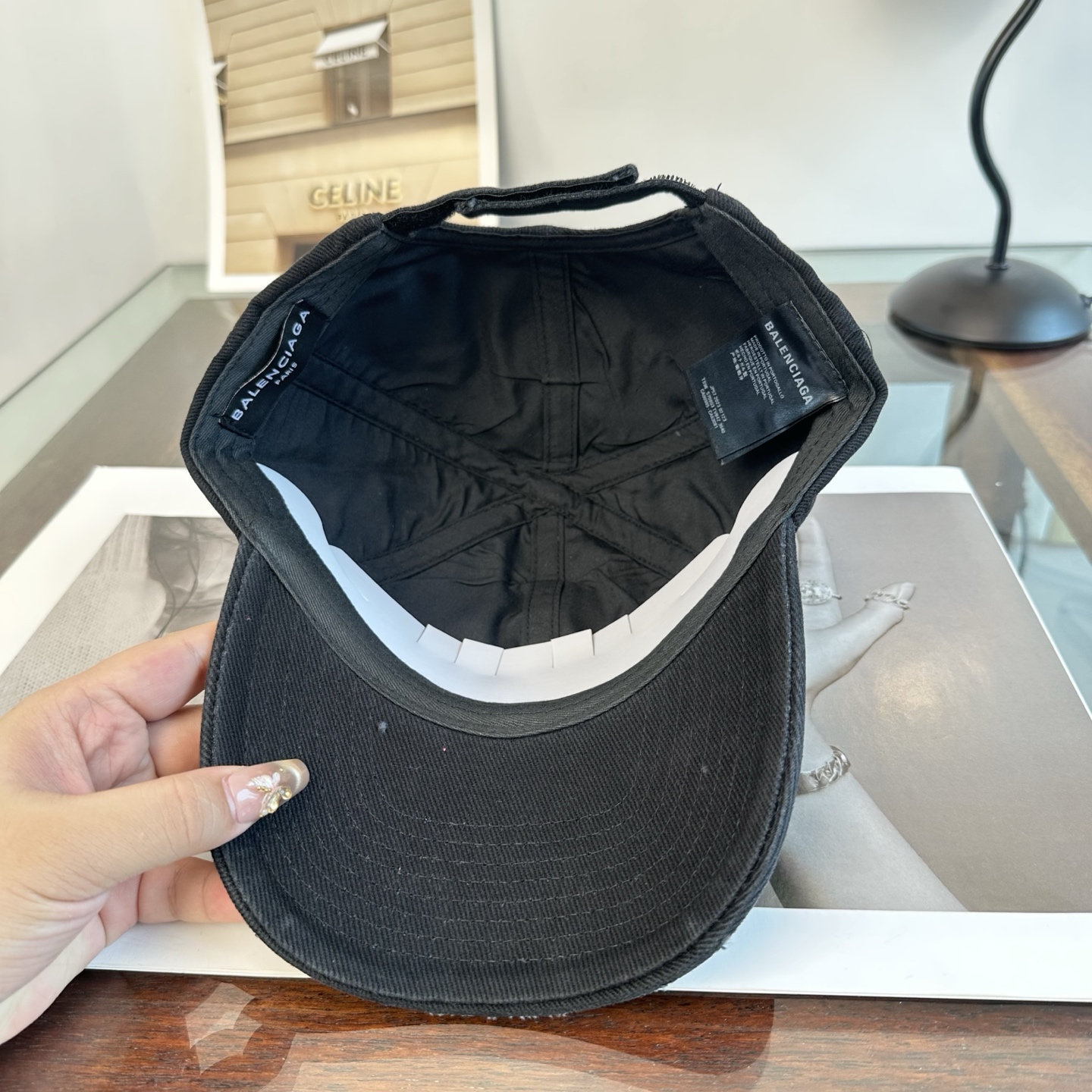 新品Balenciaga 巴黎世家字母新款棒球帽 现货秒发🧢简约时尚超级无敌好看的帽子！情侣款！