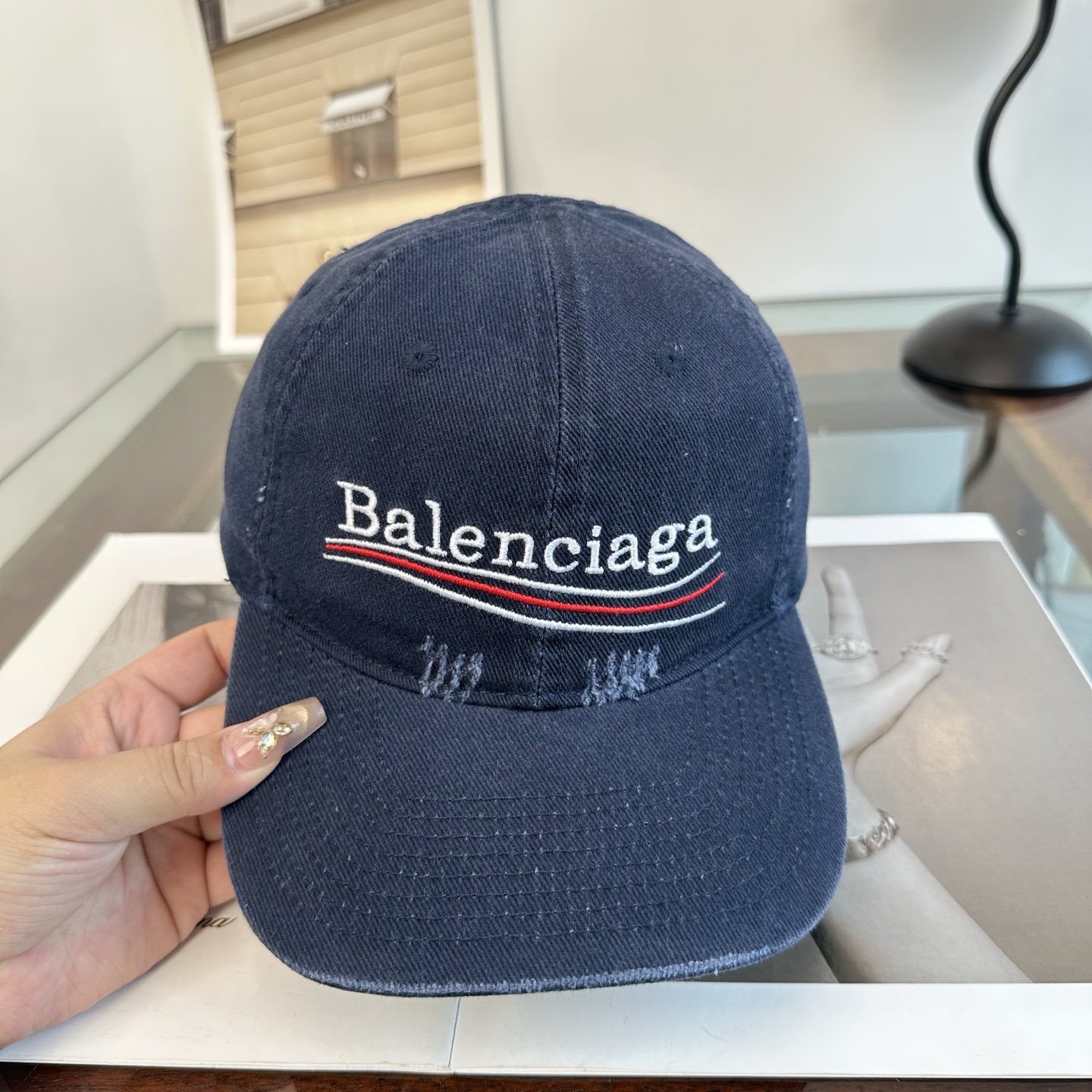 新品Balenciaga 巴黎世家字母新款棒球帽 现货秒发🧢简约时尚超级无敌好看的帽子！情侣款！