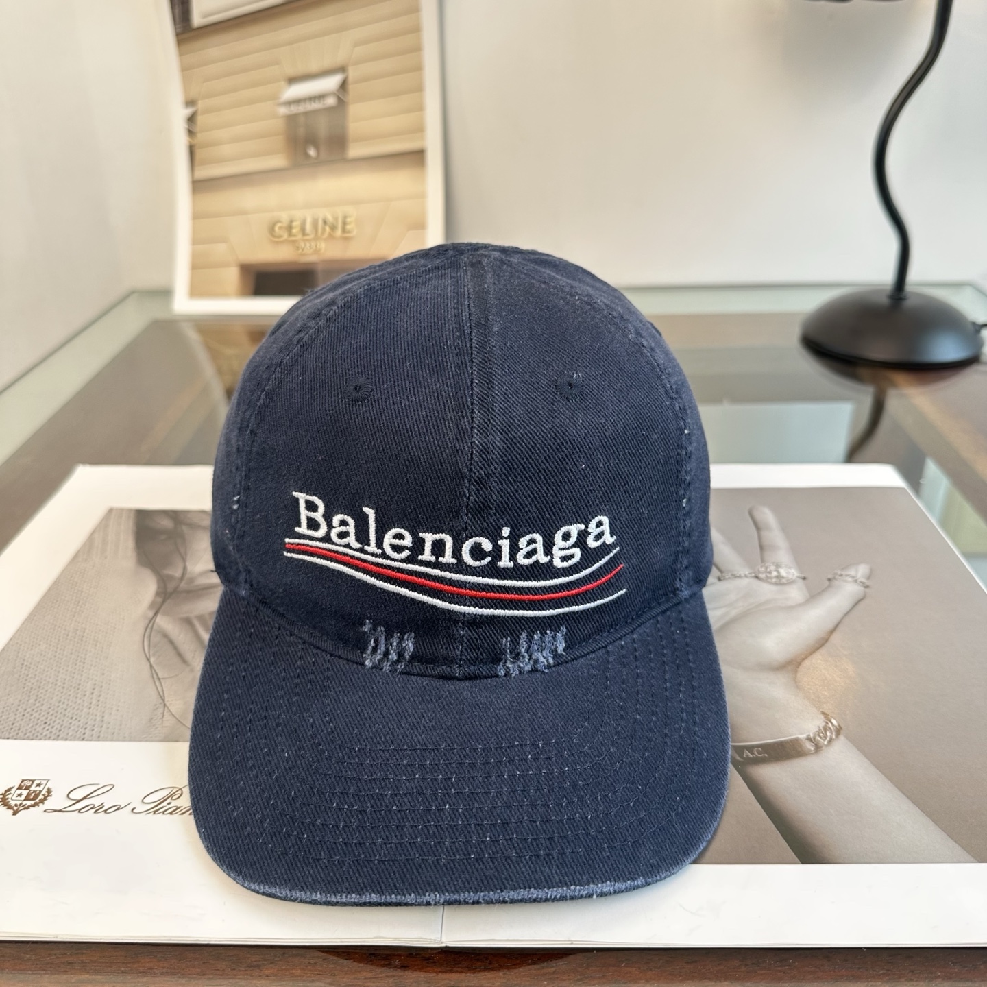 新品Balenciaga 巴黎世家字母新款棒球帽 现货秒发🧢简约时尚超级无敌好看的帽子！情侣款！