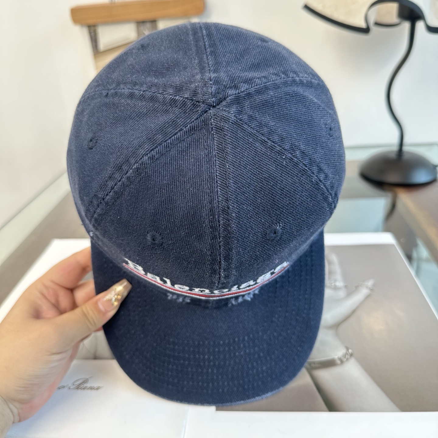 新品Balenciaga 巴黎世家字母新款棒球帽 现货秒发🧢简约时尚超级无敌好看的帽子！情侣款！
