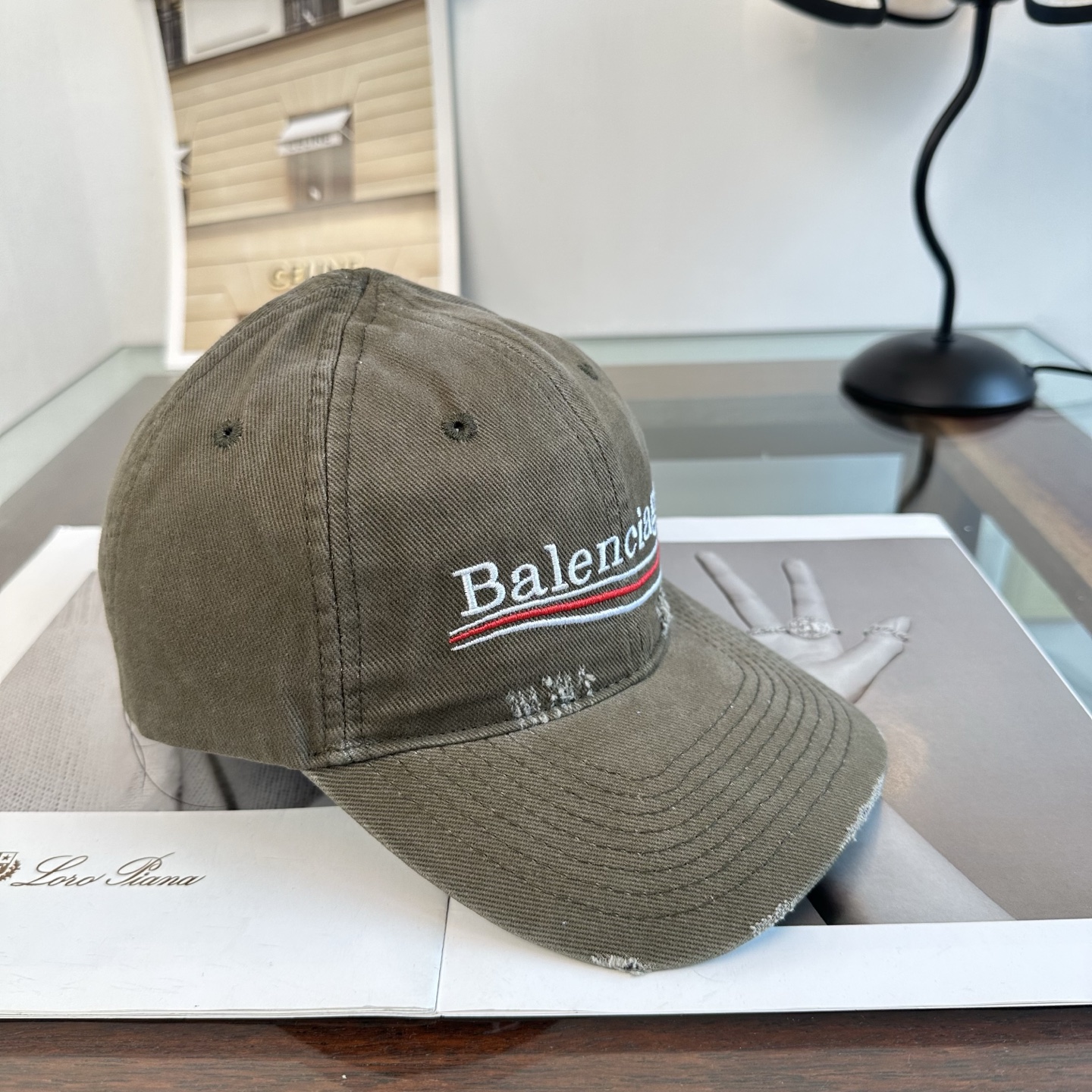 新品Balenciaga 巴黎世家字母新款棒球帽 现货秒发🧢简约时尚超级无敌好看的帽子！情侣款！