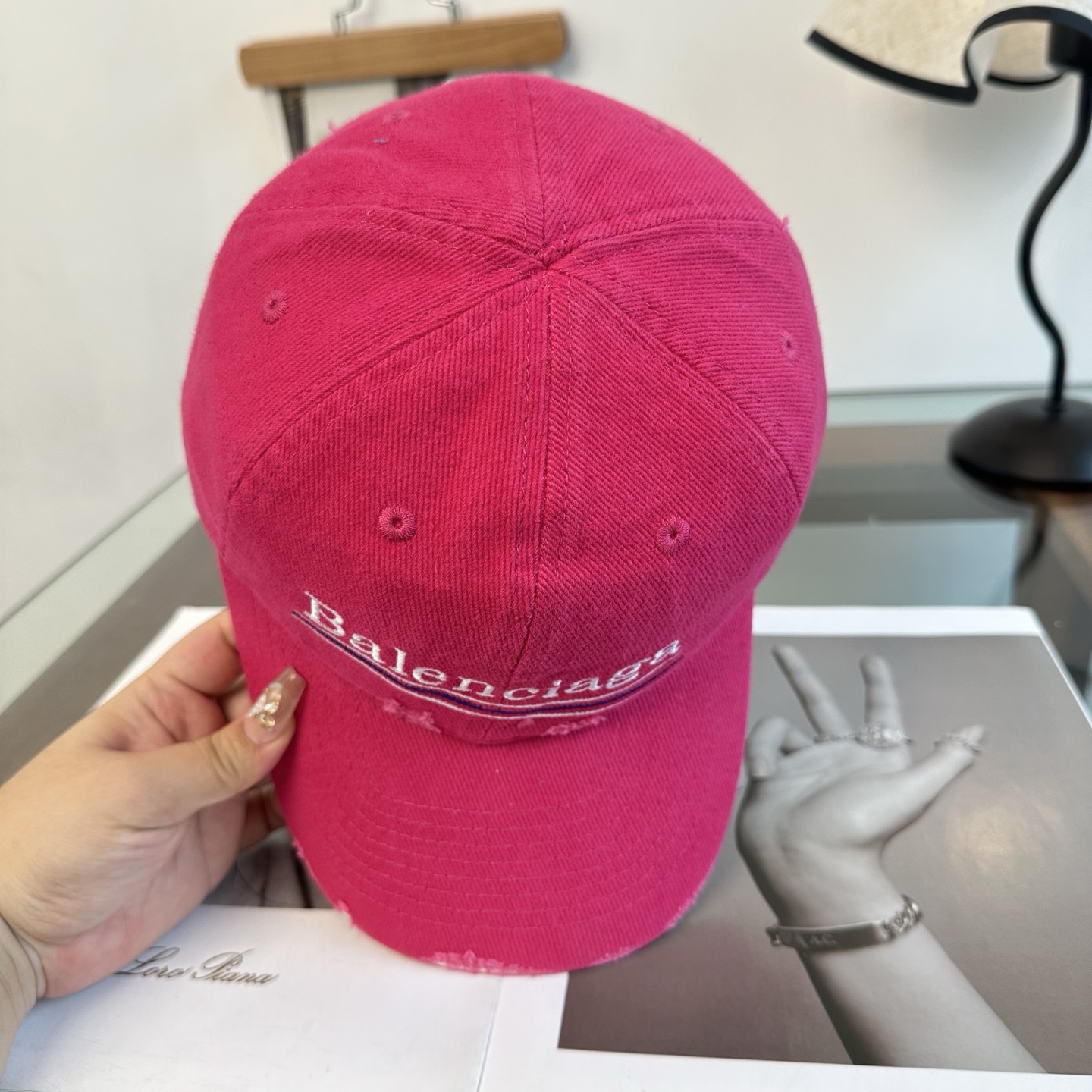 新品Balenciaga 巴黎世家字母新款棒球帽 现货秒发🧢简约时尚超级无敌好看的帽子！情侣款！
