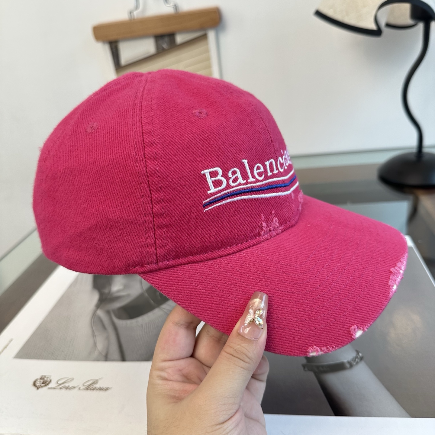 新品Balenciaga 巴黎世家字母新款棒球帽 现货秒发🧢简约时尚超级无敌好看的帽子！情侣款！