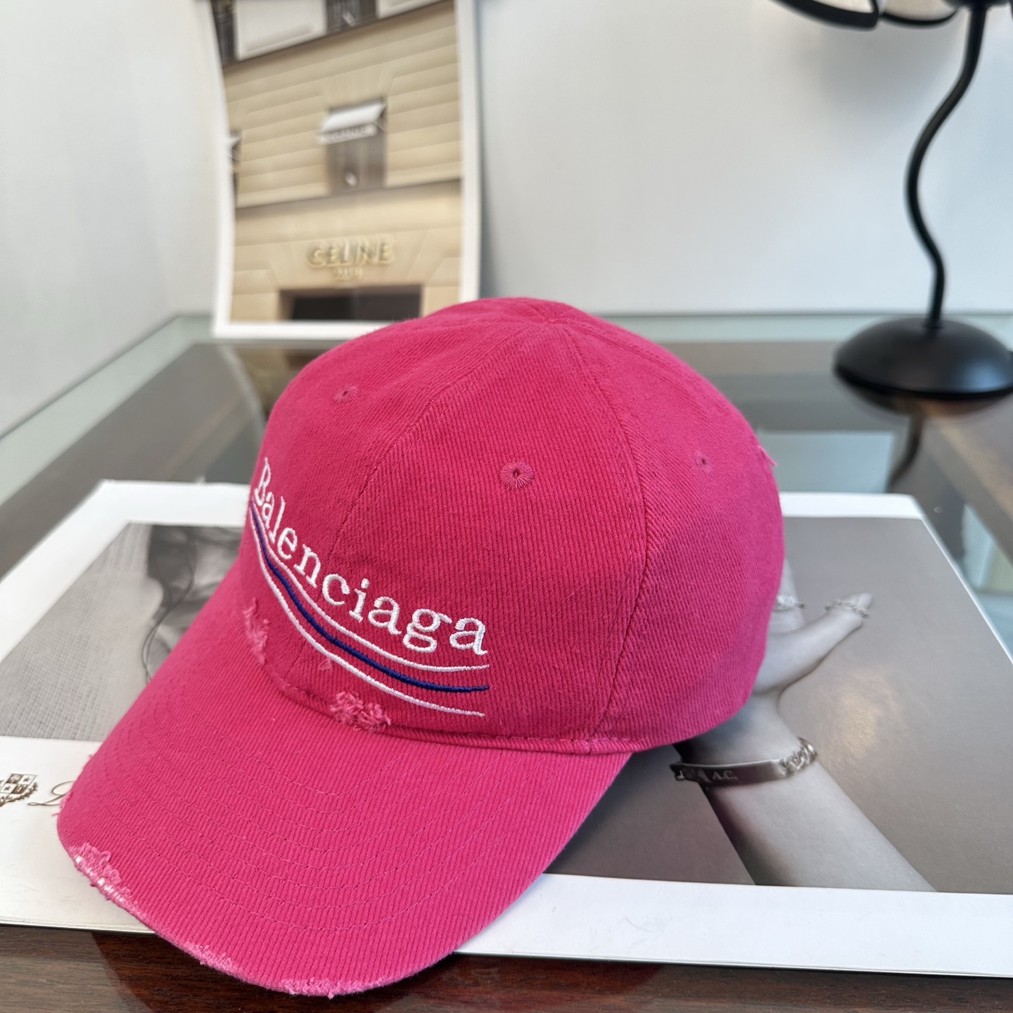 新品Balenciaga 巴黎世家字母新款棒球帽 现货秒发🧢简约时尚超级无敌好看的帽子！情侣款！