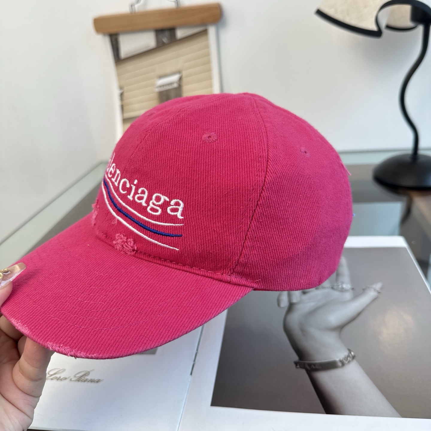 新品Balenciaga 巴黎世家字母新款棒球帽 现货秒发🧢简约时尚超级无敌好看的帽子！情侣款！