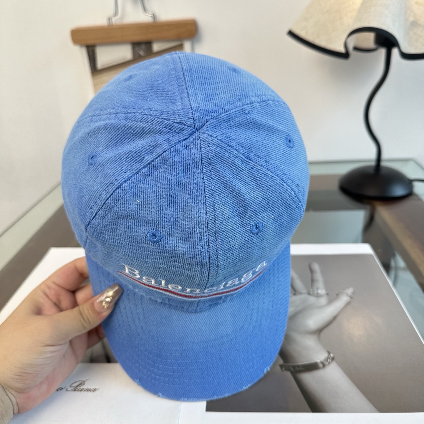 新品Balenciaga 巴黎世家字母新款棒球帽 现货秒发🧢简约时尚超级无敌好看的帽子！情侣款！