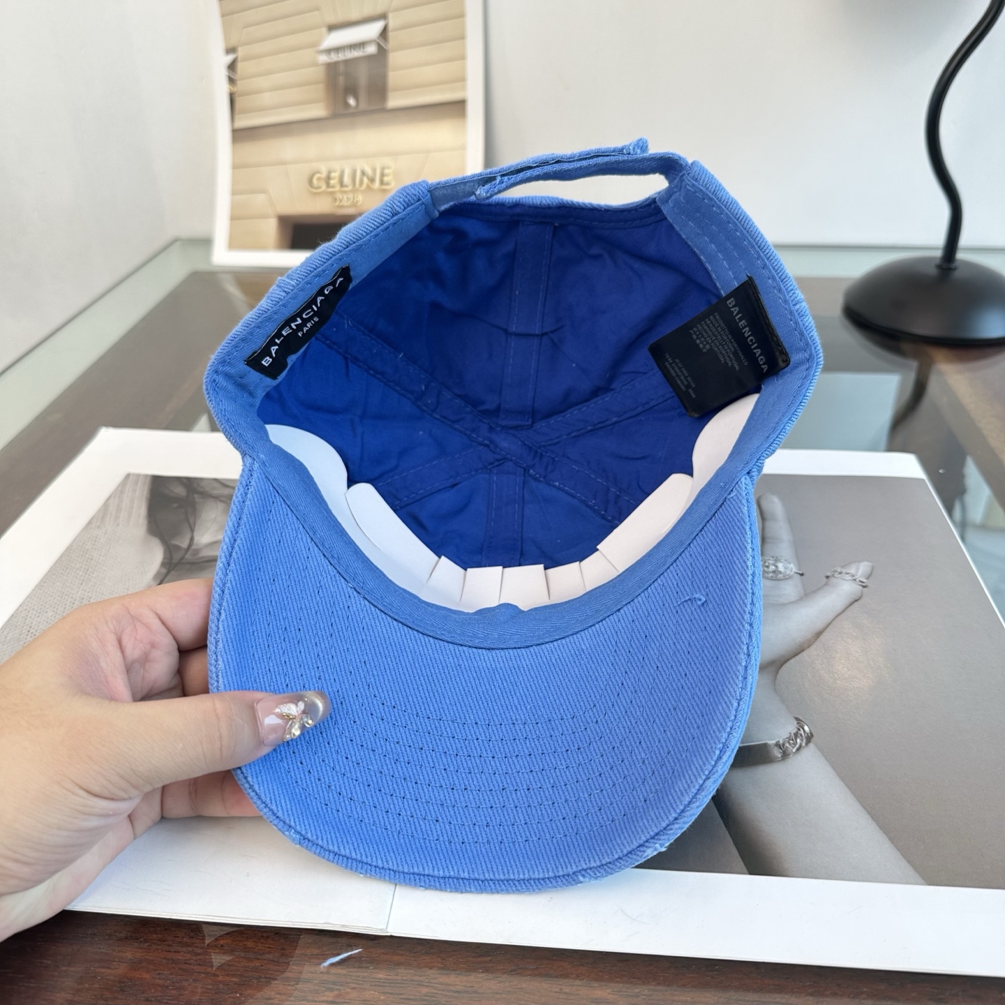 新品Balenciaga 巴黎世家字母新款棒球帽 现货秒发🧢简约时尚超级无敌好看的帽子！情侣款！